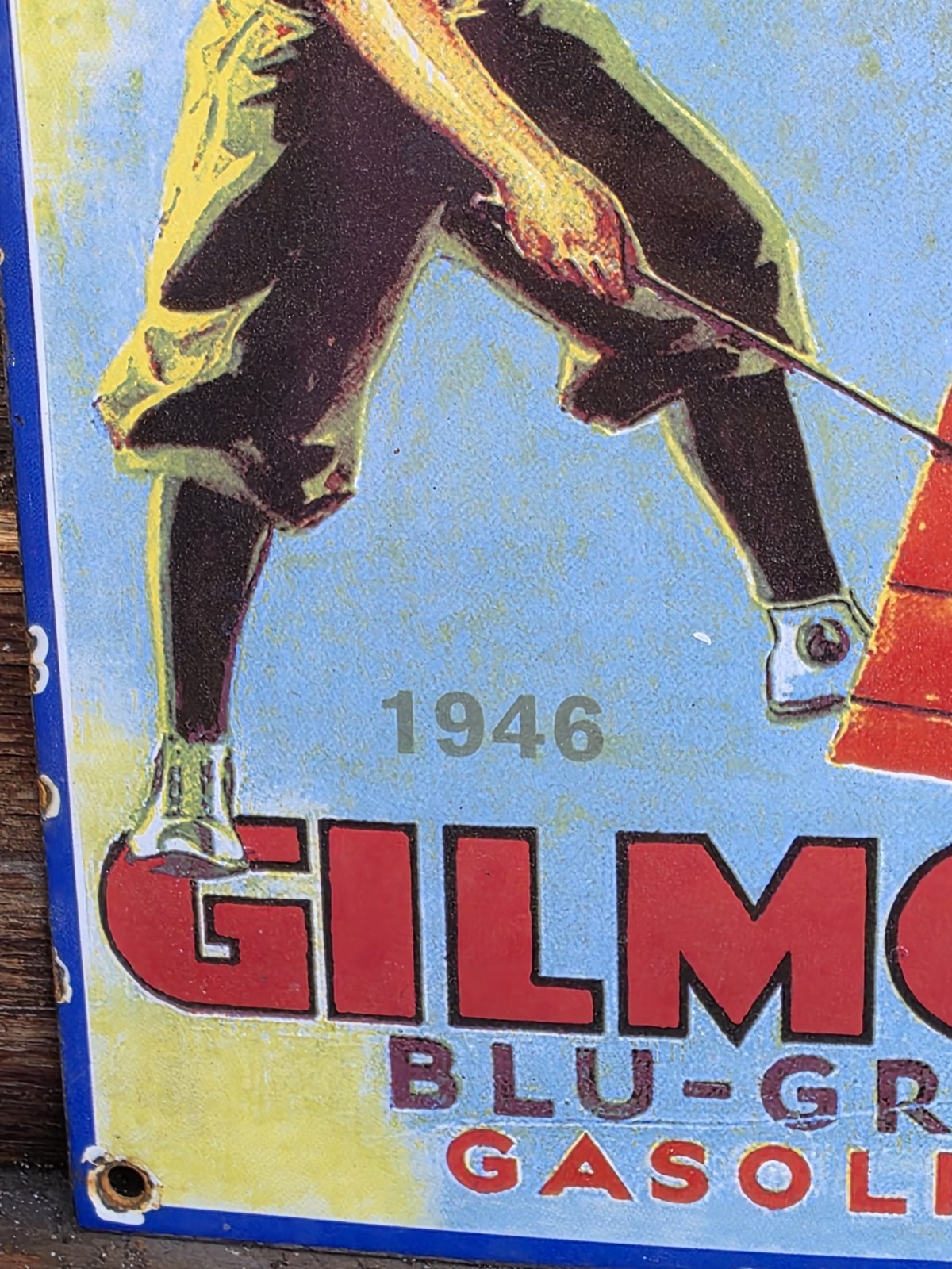 VINTAGE DATED 1946 GILMORE GASOLINE MOTOR OIL PORCELAIN ENAMEL GAS SIGN 12″ X 8″