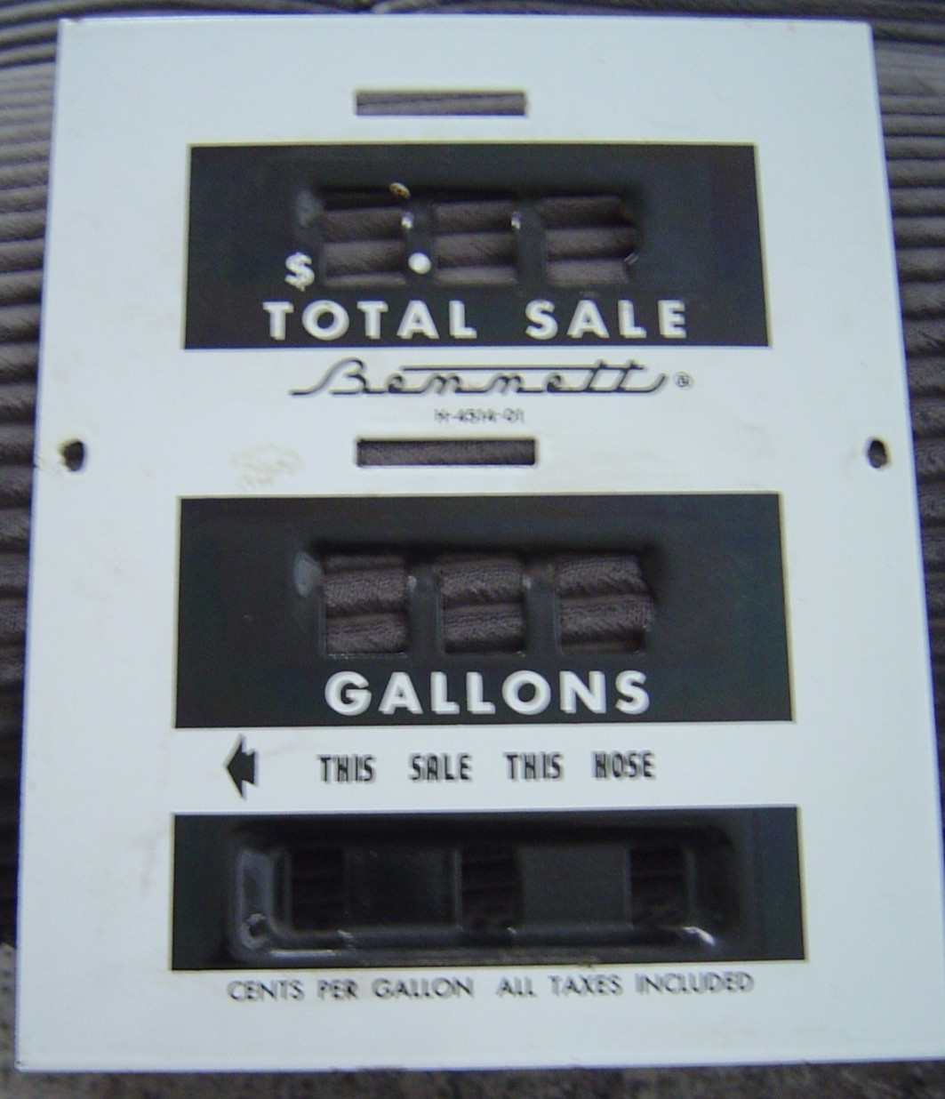 Bennett Original Gas Pump Porcelain sign GAS PUMP PLATE 8 1/2″ x 10 1/2″