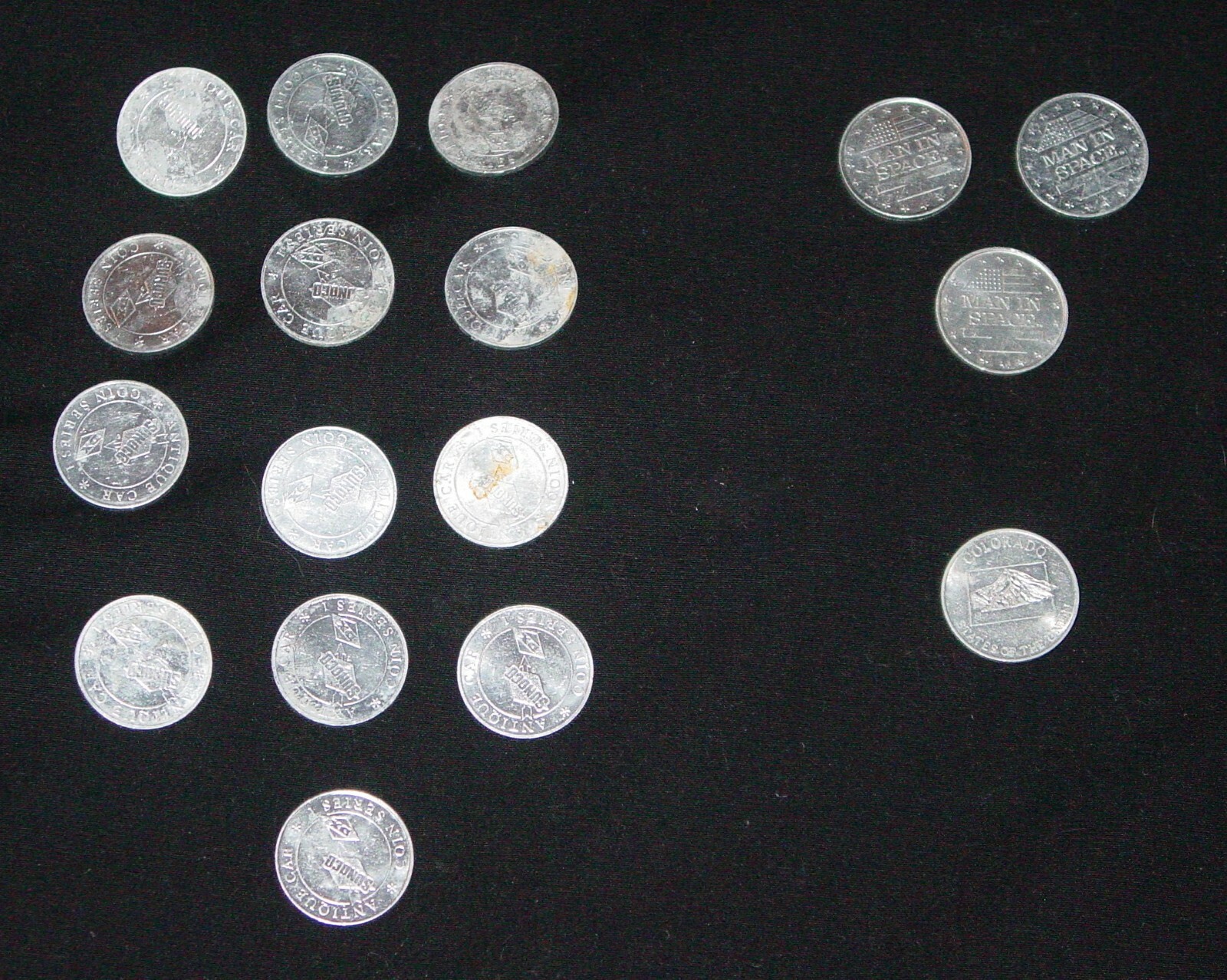 17 VINTAGE 1960’s / 1970’s SUNOCO GAS COLLECTOR TOKENS -CARS-MAN IN SPACE-STATES