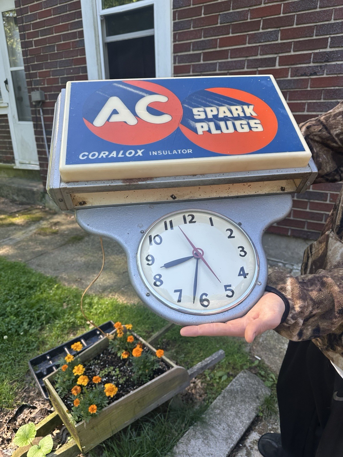 RARE 1950S AC SPARK PLUGS SIGN W/ WORKING LIGHT AND CLOCK – AUTOMOTIVE GARAGE