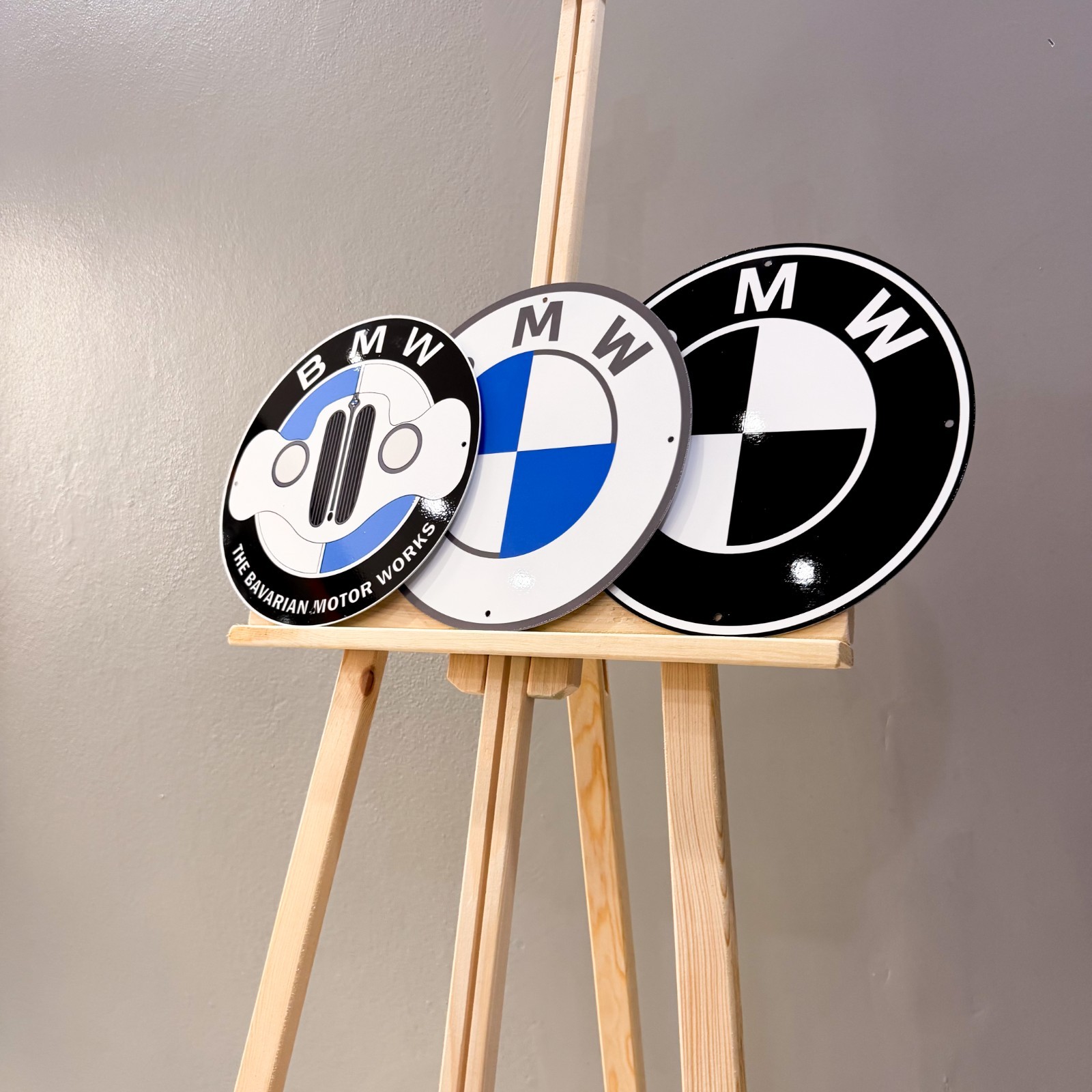 BMW Bavarian Motor Works & Classic Logo Metal Sign Set – 30 cm (11.8”)