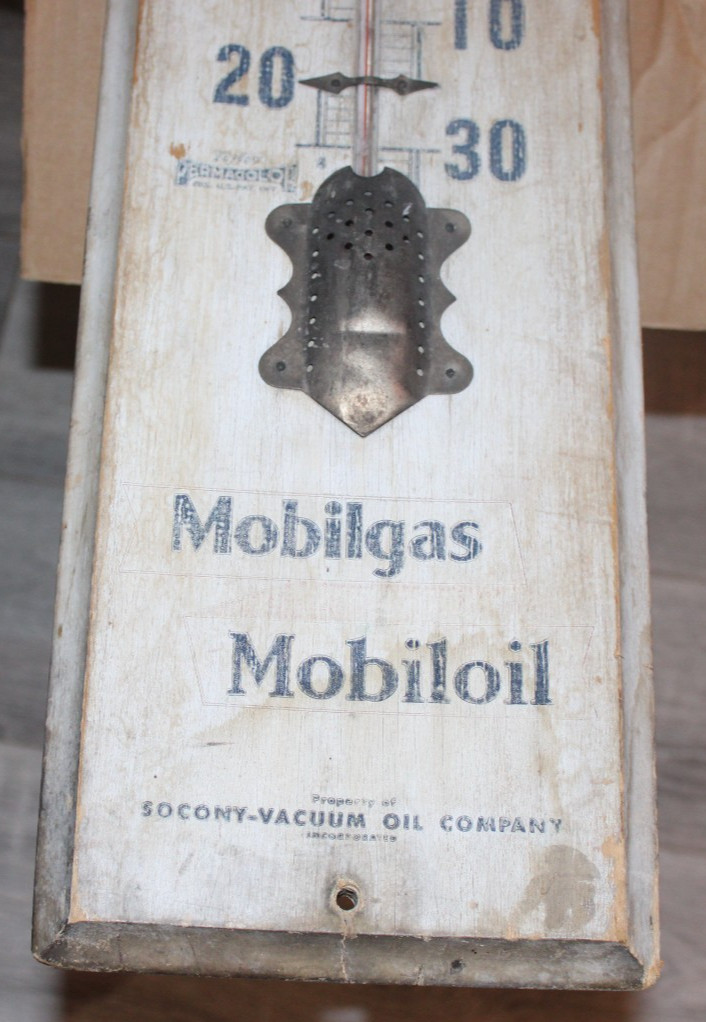 Antique Mobiloil Mobilgas Wood Thermometer 7″x36″ (socony-vacuum oil co.)