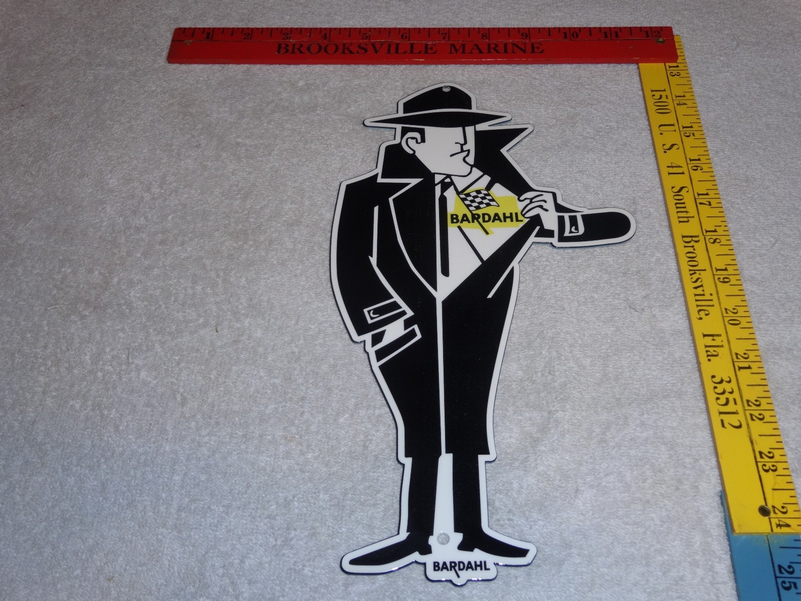 VINTAGE BARDAHL MOTOR OIL ADDITIVE BURGLAR THIEF 12″ METAL GASOLINE SIGN! RACING