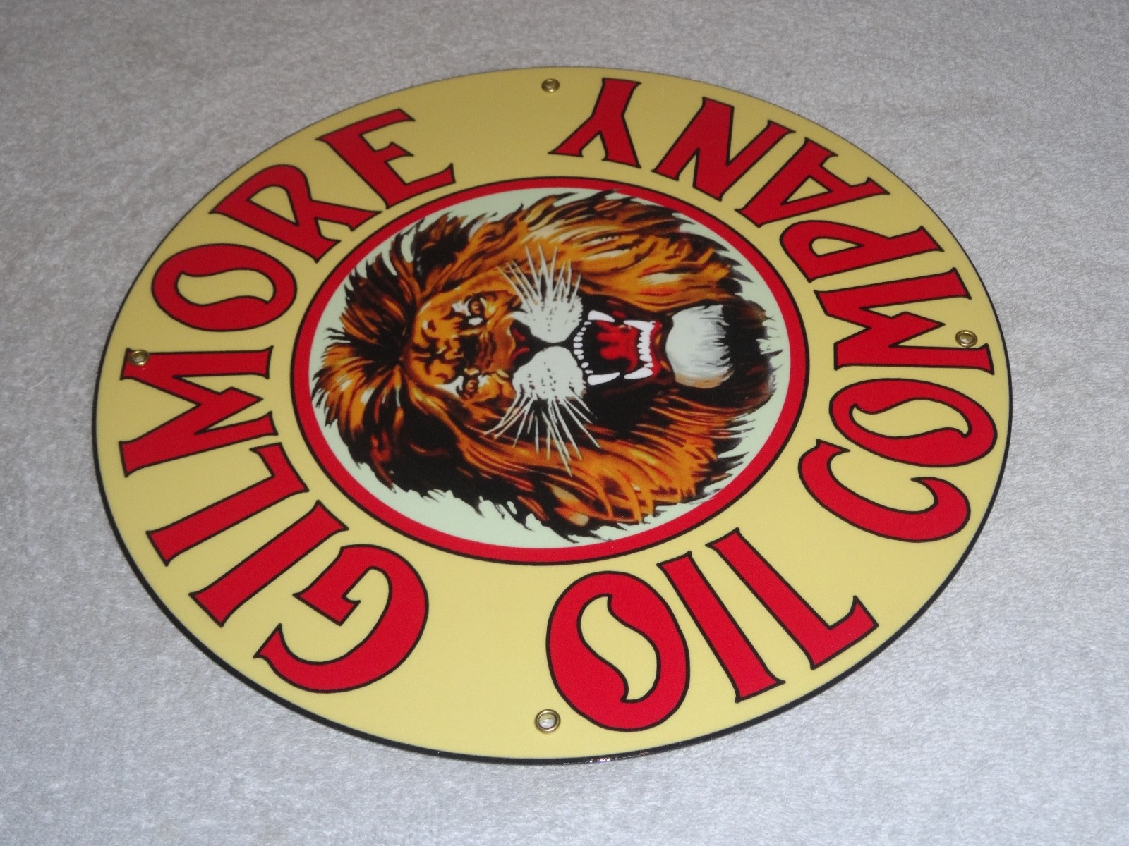VINTAGE GILMORE OIL COMPANY LION GROWLING 11 3/4″ PORCELAIN METAL GASOLINE SIGN!