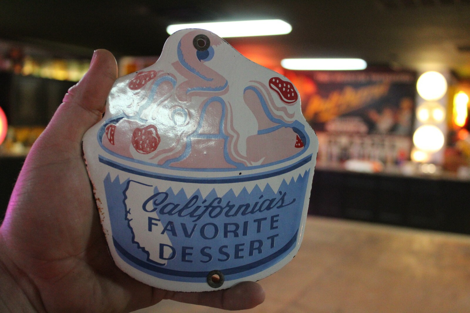 CALIFORNIA FAVORITE DESSERT ICE CREAM PORCELAIN METAL SIGN GAS OIL DAIRY COW IH