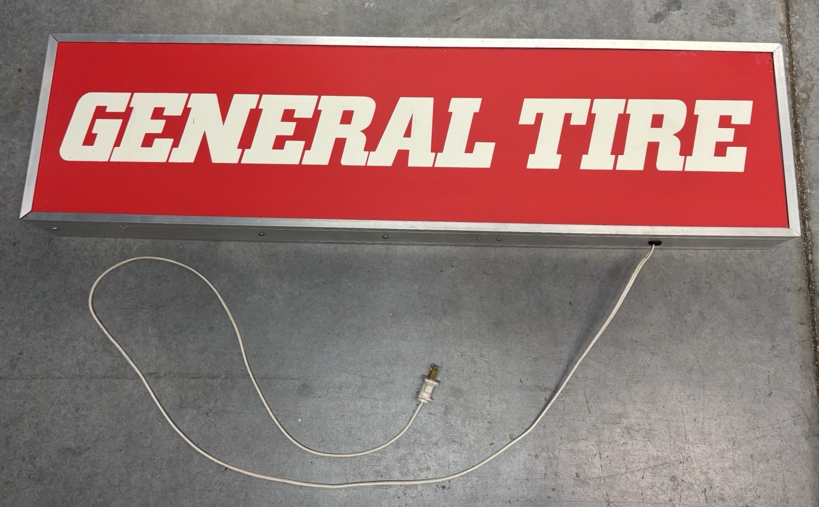 General Tire Hanging Dealer Lighted Sign Double Sided Works!