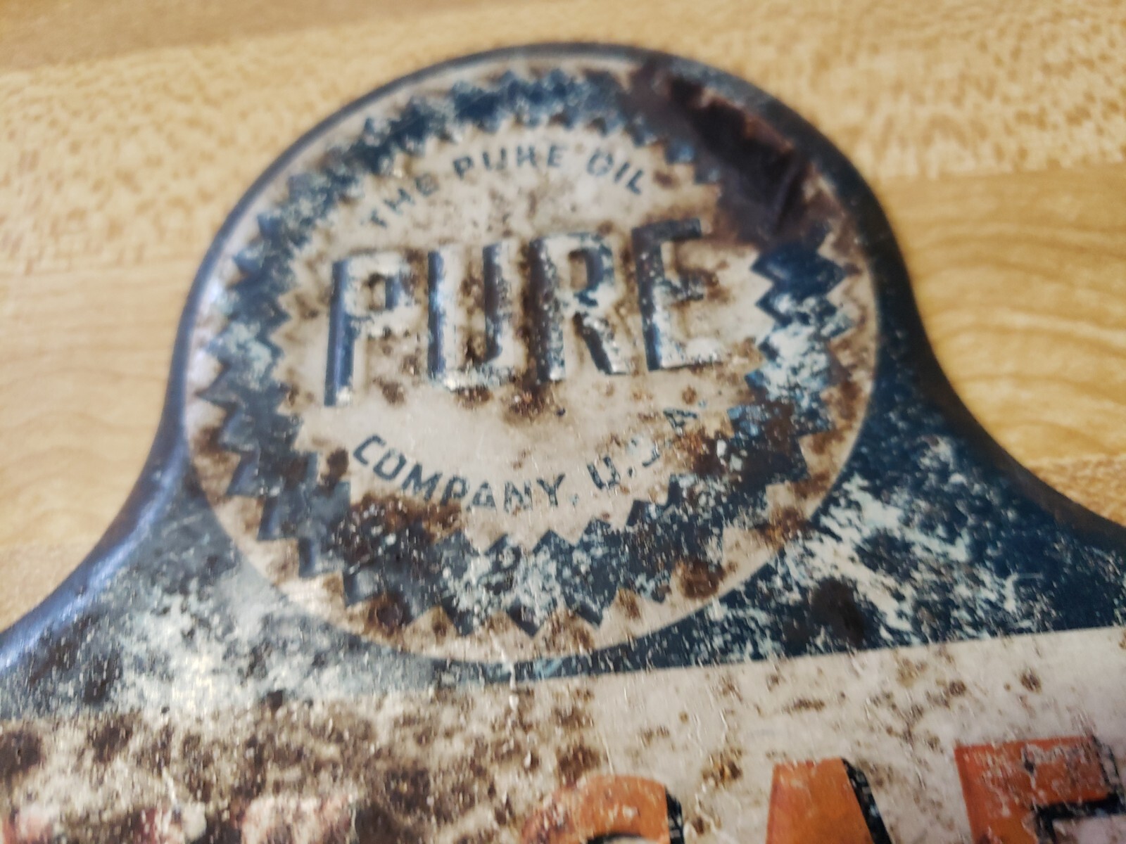 ORIGIONAL PURE OIL COMPANY PLATE TOPPER PAINTED WITH RAISED LETTERS