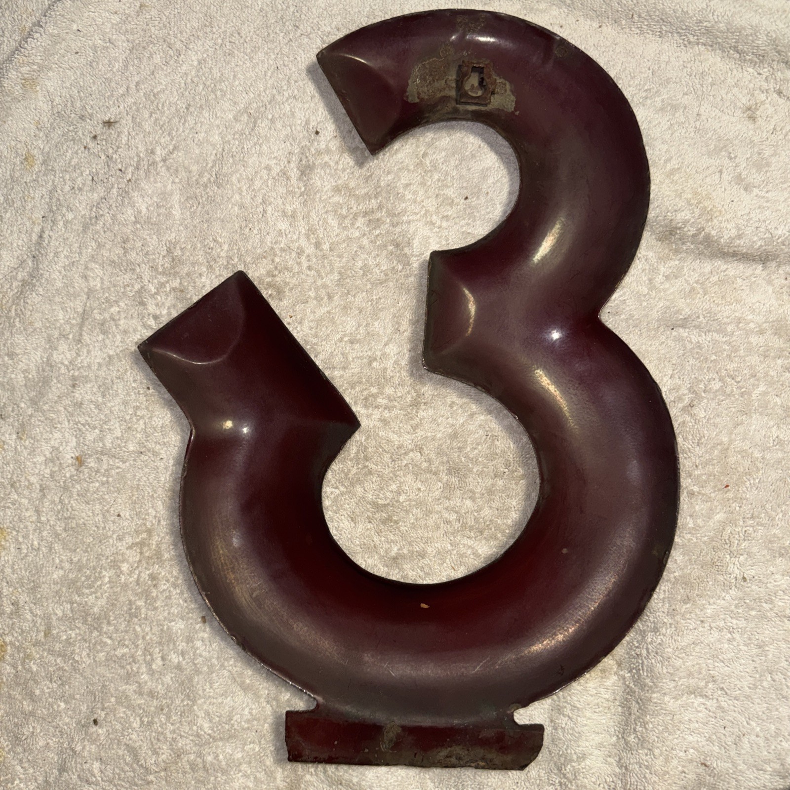 VINTAGE MAROON PORCELAIN AMPERSAND GAS STATION METAL LETTER & SIGN Great Conditi