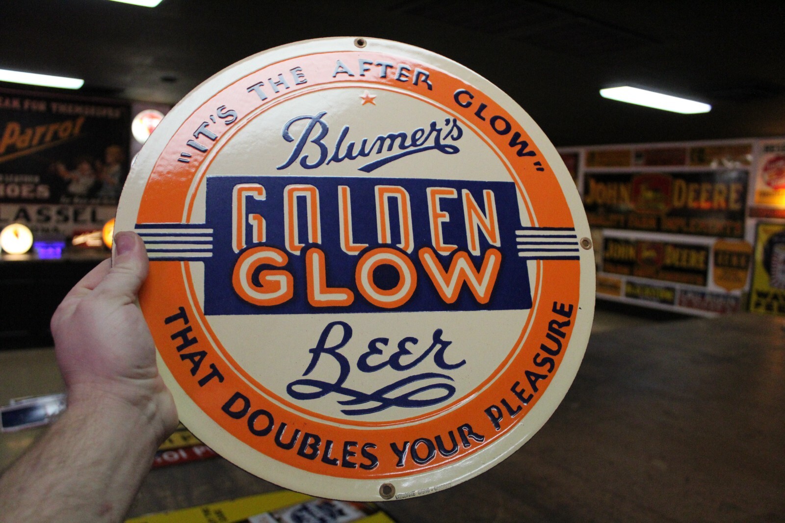 RARE BLUMER’S GOLDEN GLOW MONROE WISCONSIN BEER DEALER PORCELAIN METAL SIGN