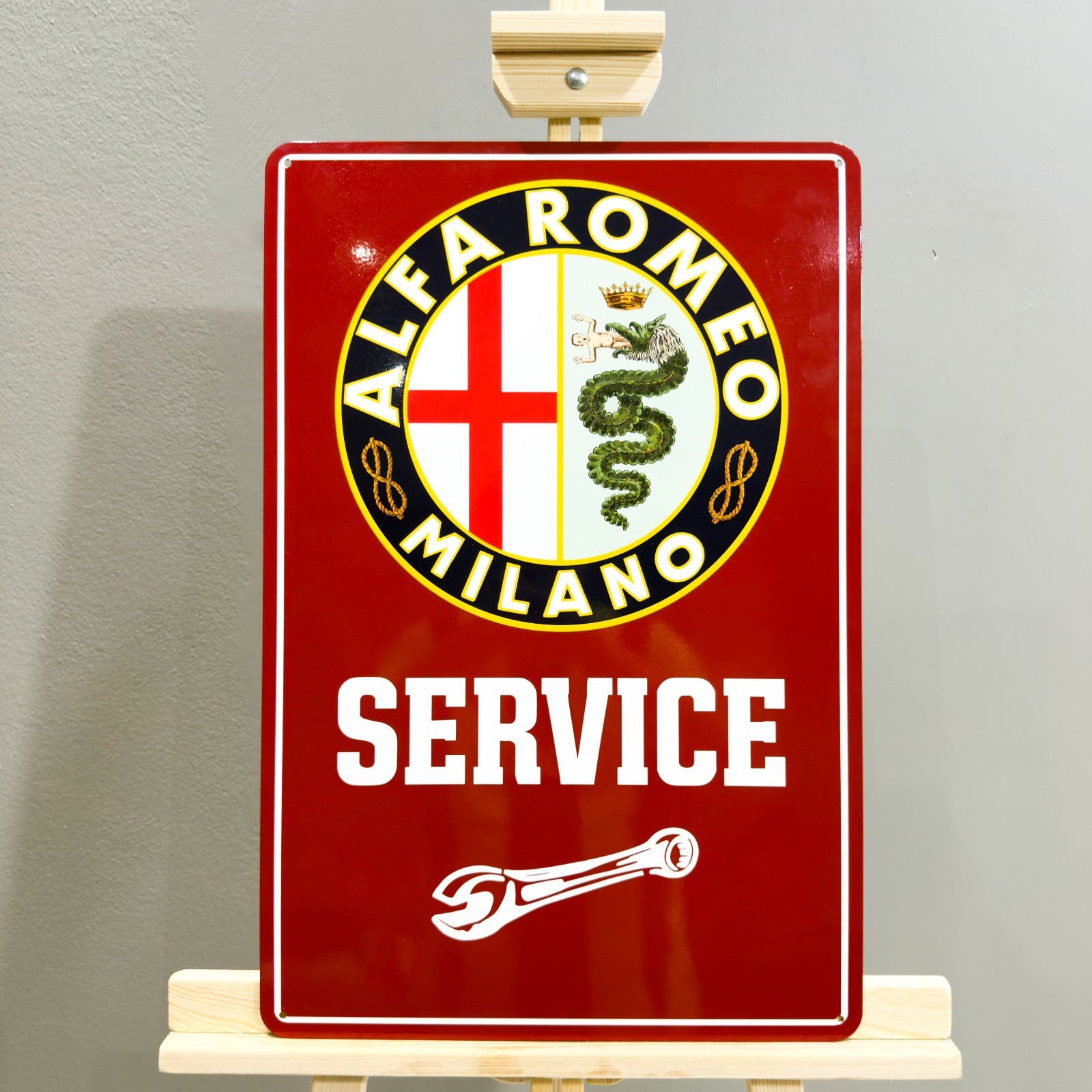 Alfa Romeo Milano Service Garage Sign – Metal Sign – 40 × 60 cm (15.7” × 23.6”)