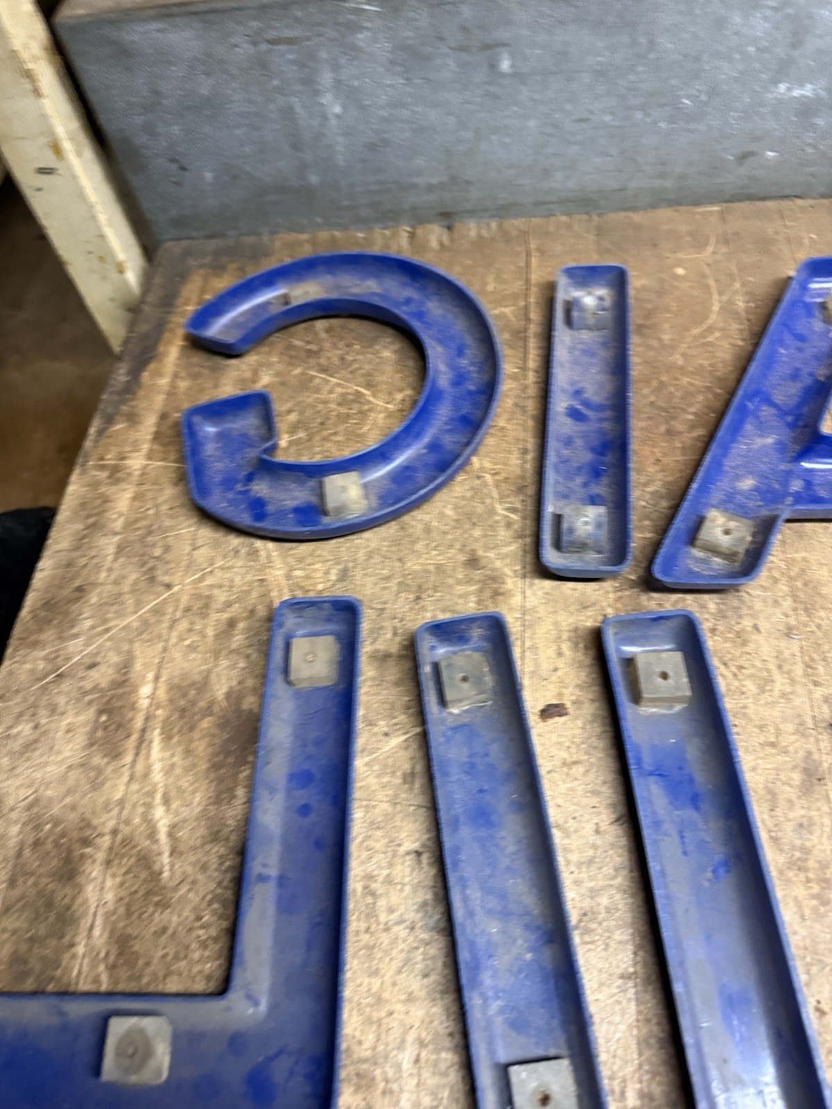 Vintage Mobil Or Gulf Garage Gas Oil Service Station Plastic Sign Letters USA