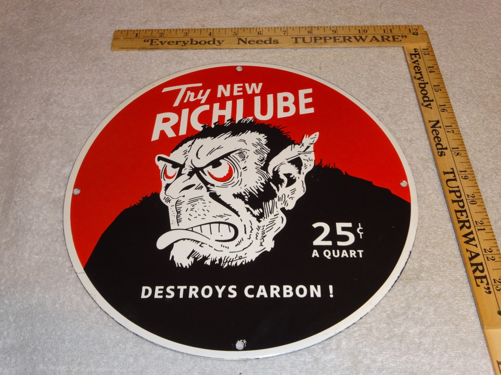 VINTAGE RICHLUBE MONKEY 25 c QUART APE 11 3/4″ PORCELAIN METAL GASOLINE OIL SIGN