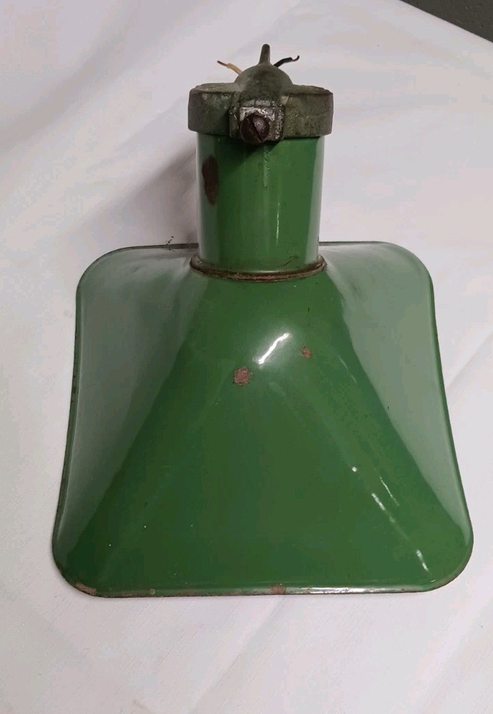1930s Boston Wheeler 10″ Green Porcelain Industrial Vintage Light