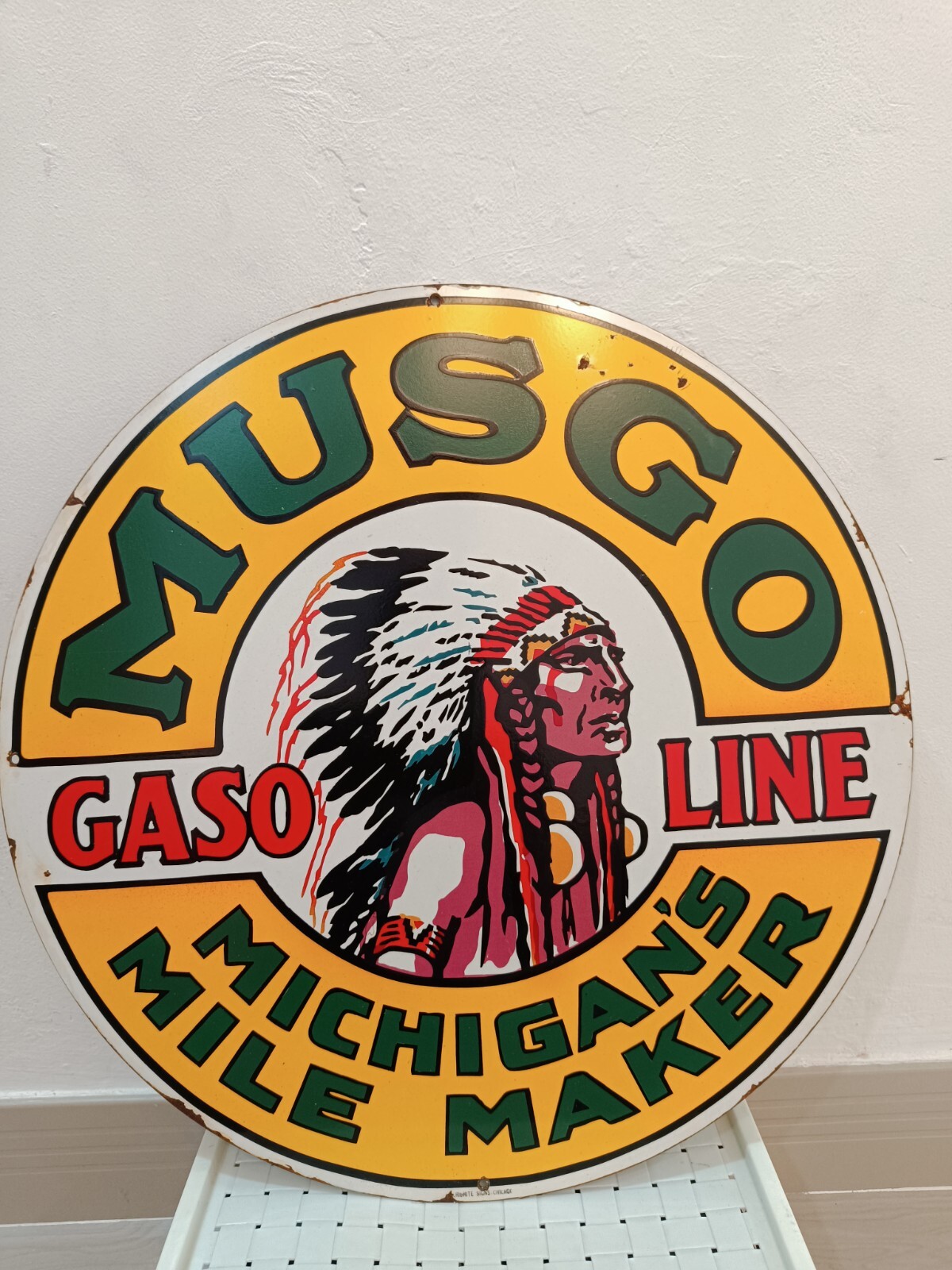 NO PORCELAIN Musgo Gasoline Gas Michigan’s Mile Maker ENAMEL SIGN 50 Cm diameter