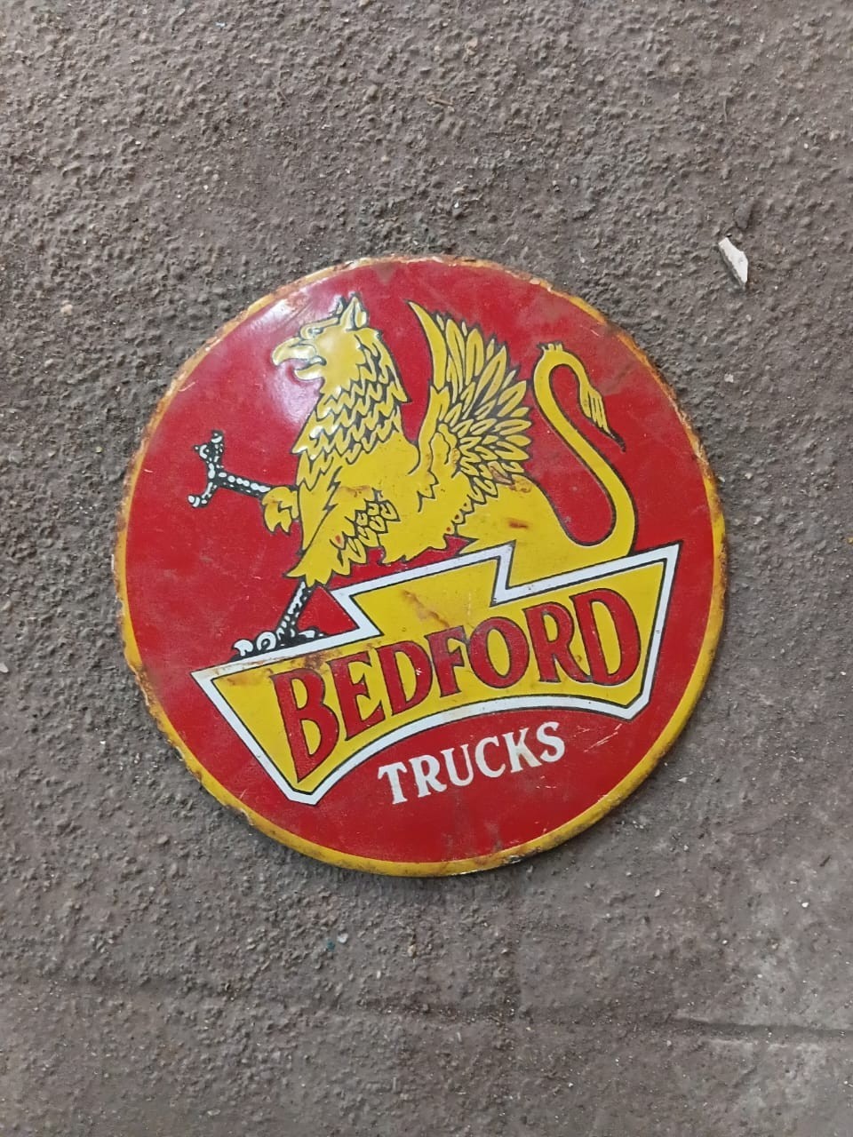PORCELIAN BEDFORD ENAMEL SIGN SIZE 6X6 INCHES