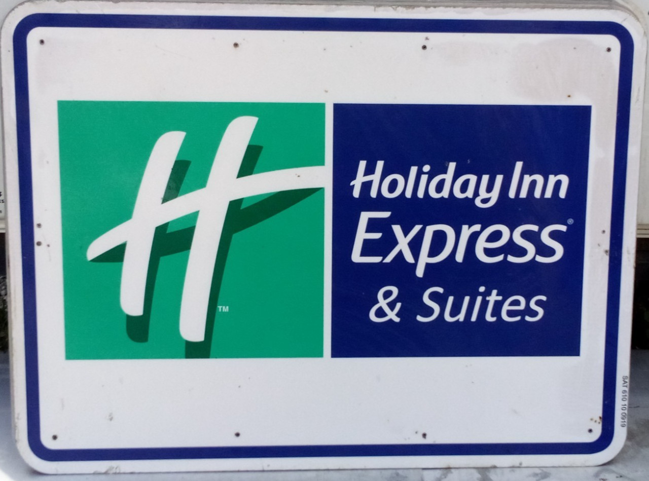 AUTHENTIC RETIRED ADVERTISING HWY EXIT SIGN HOLIDAY INN EXPRESS HOTEL 48X36 A67