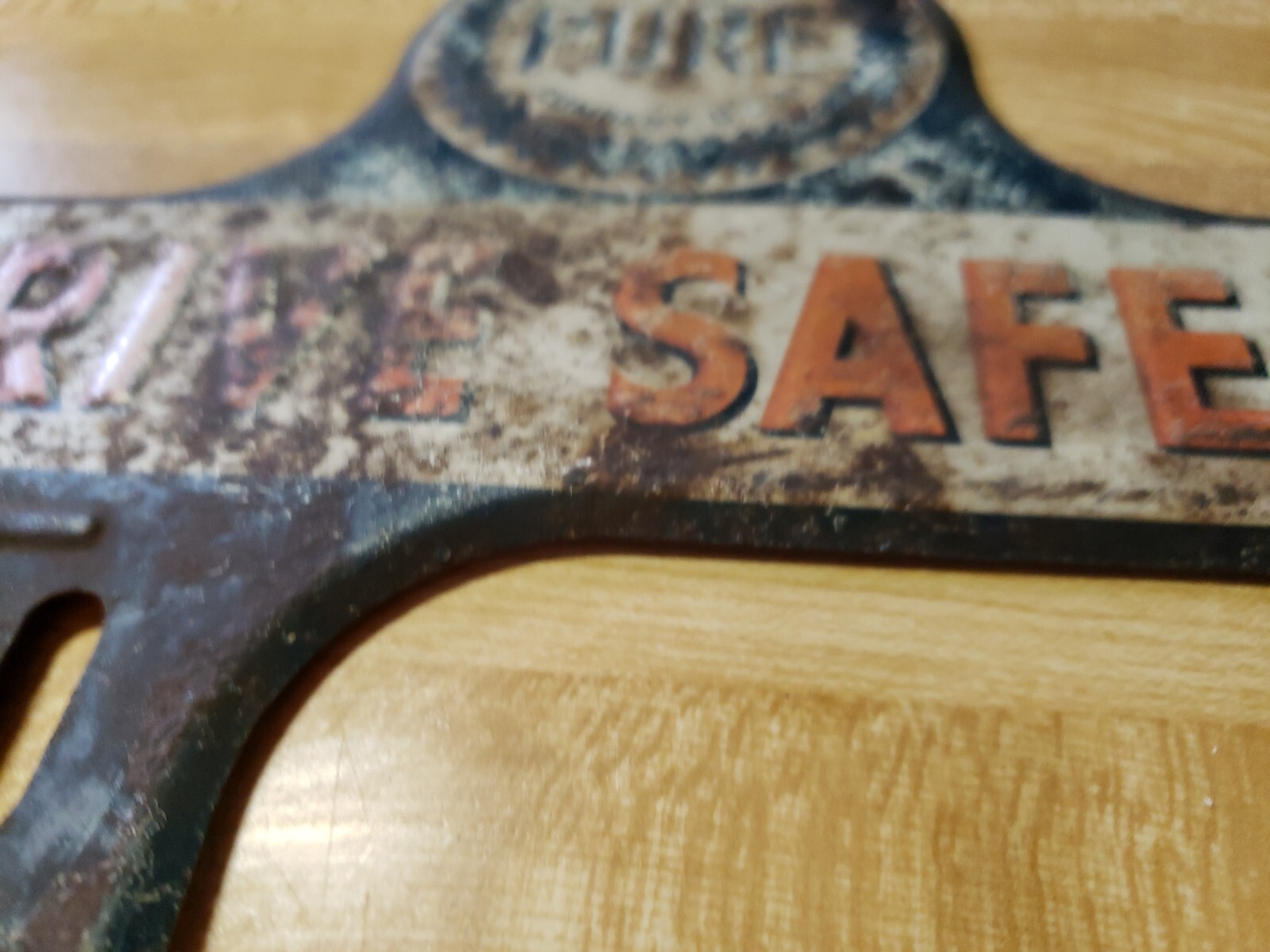 ORIGIONAL PURE OIL COMPANY PLATE TOPPER PAINTED WITH RAISED LETTERS