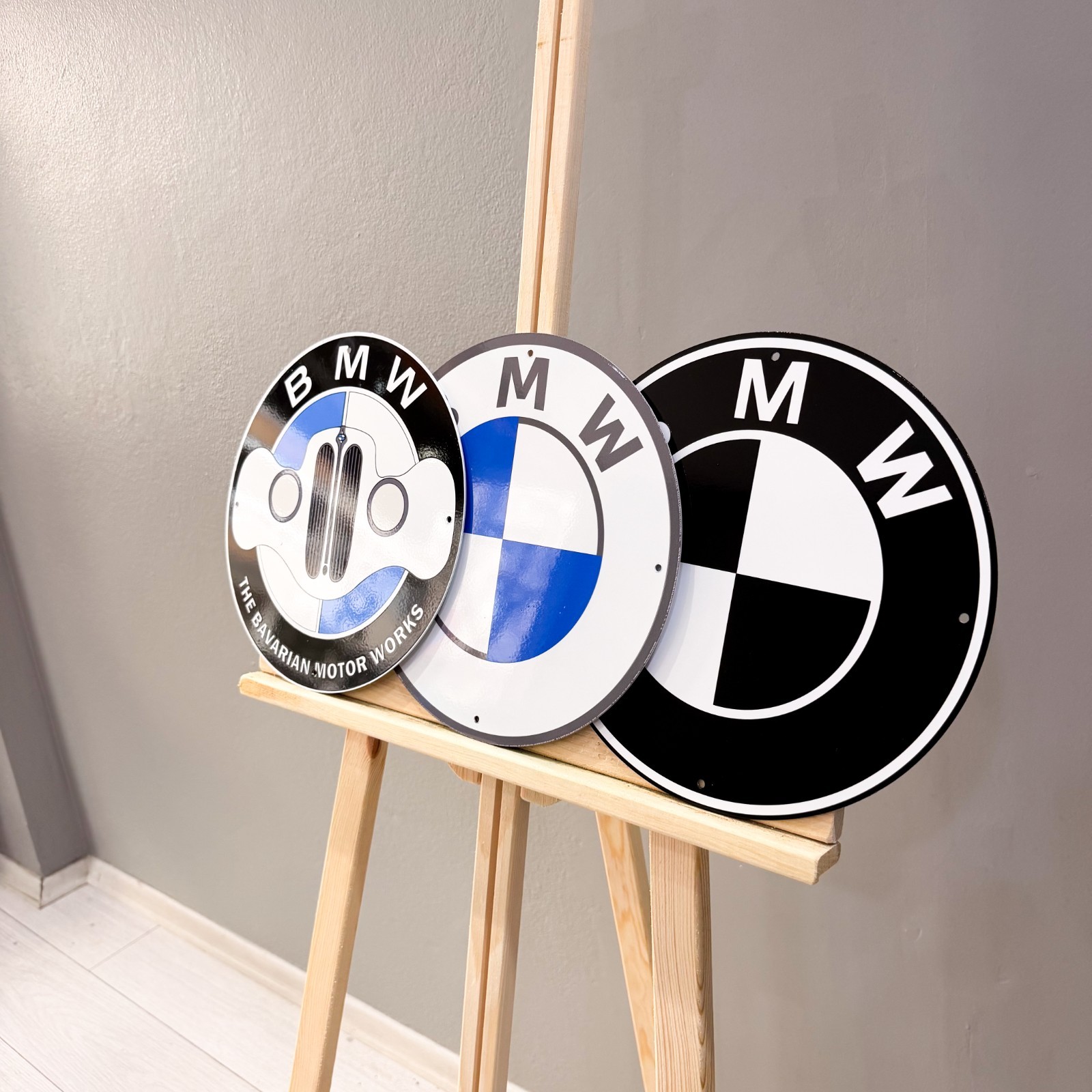 BMW Bavarian Motor Works & Classic Logo Metal Sign Set – 30 cm (11.8”)