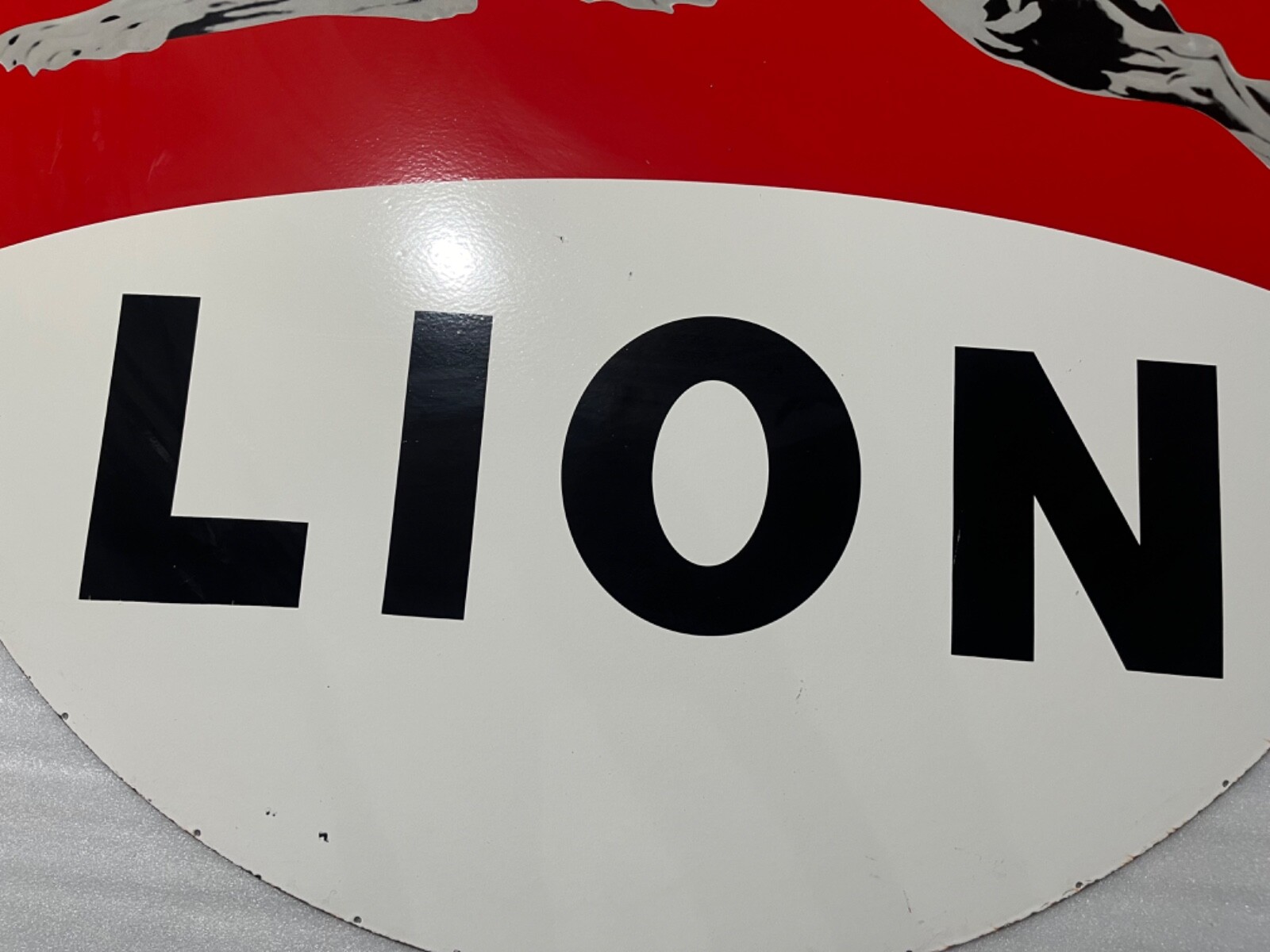 LION GAS & OIL PORCELAIN ENAMEL SIGN 60″ DSP