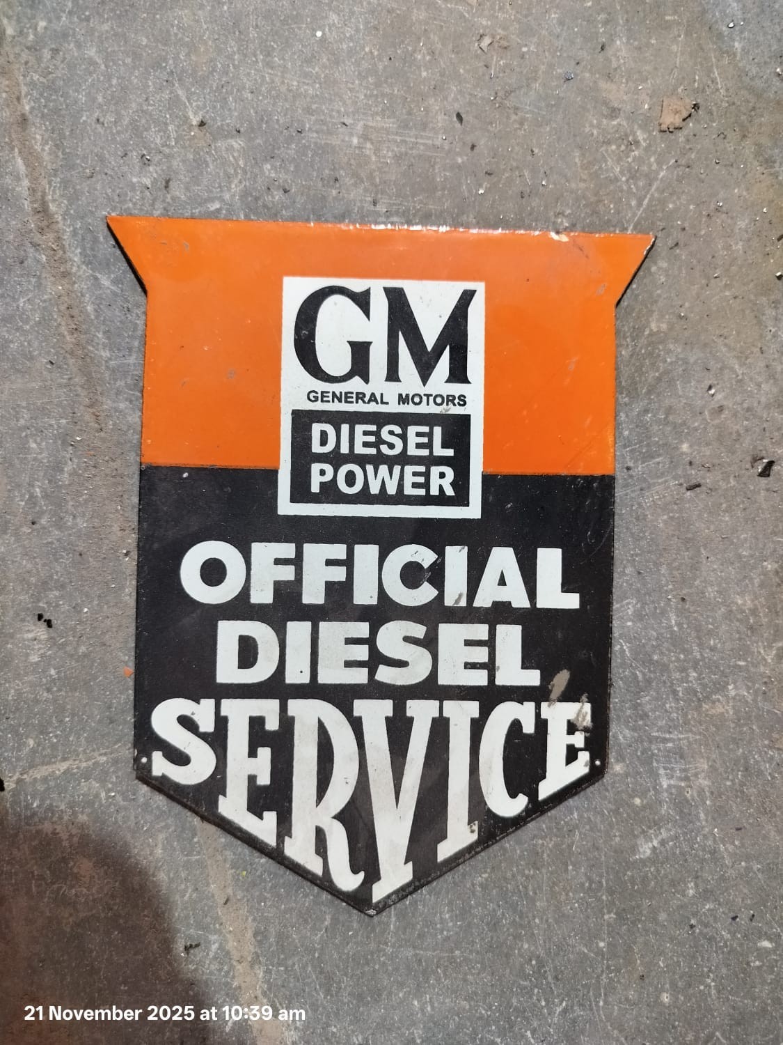 PORCELIAN GM ENAMEL SIGN SIZE 8X5 INCHES