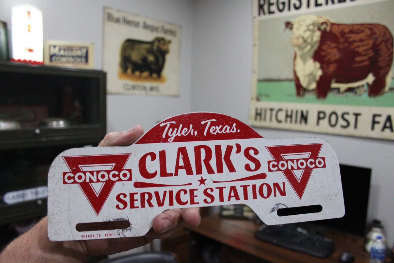 RARE 1950s CONOCO CLARK TYLER TEXAS GAS STATION PAINTED METAL PLATE TOPPER SIGN