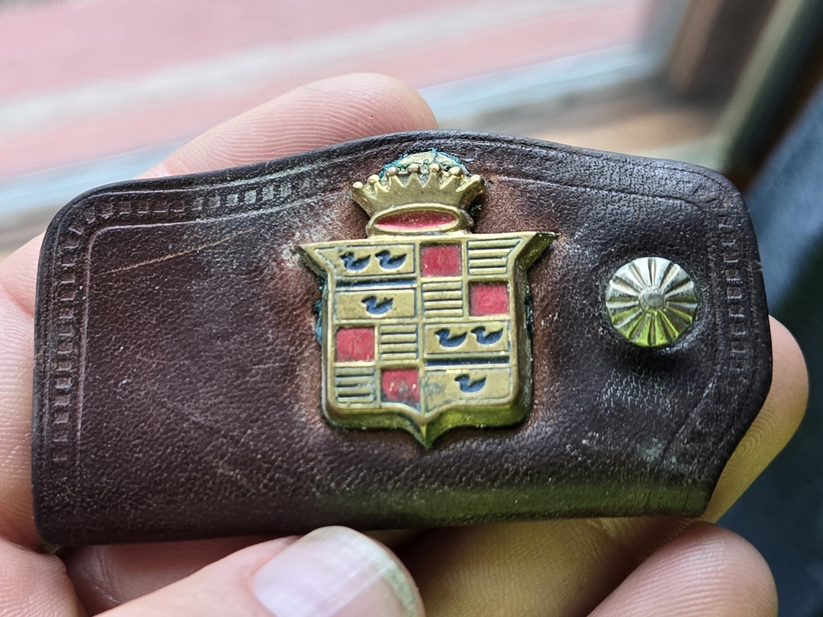 Vintage Kvam Cadillac Co. Leather Key Holder Milwaukee, WI – Large Brass Emblem