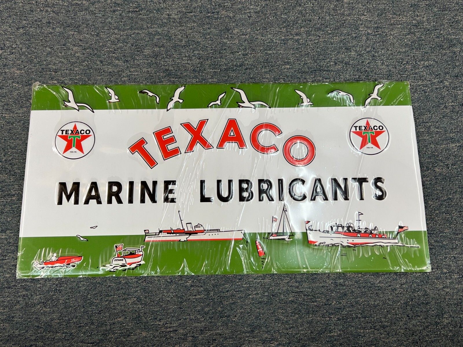 “TEXACO MARINE LUBRICANTS” EMBOSSED METAL ADVERTISING SIGN (36″x 18″) NEW