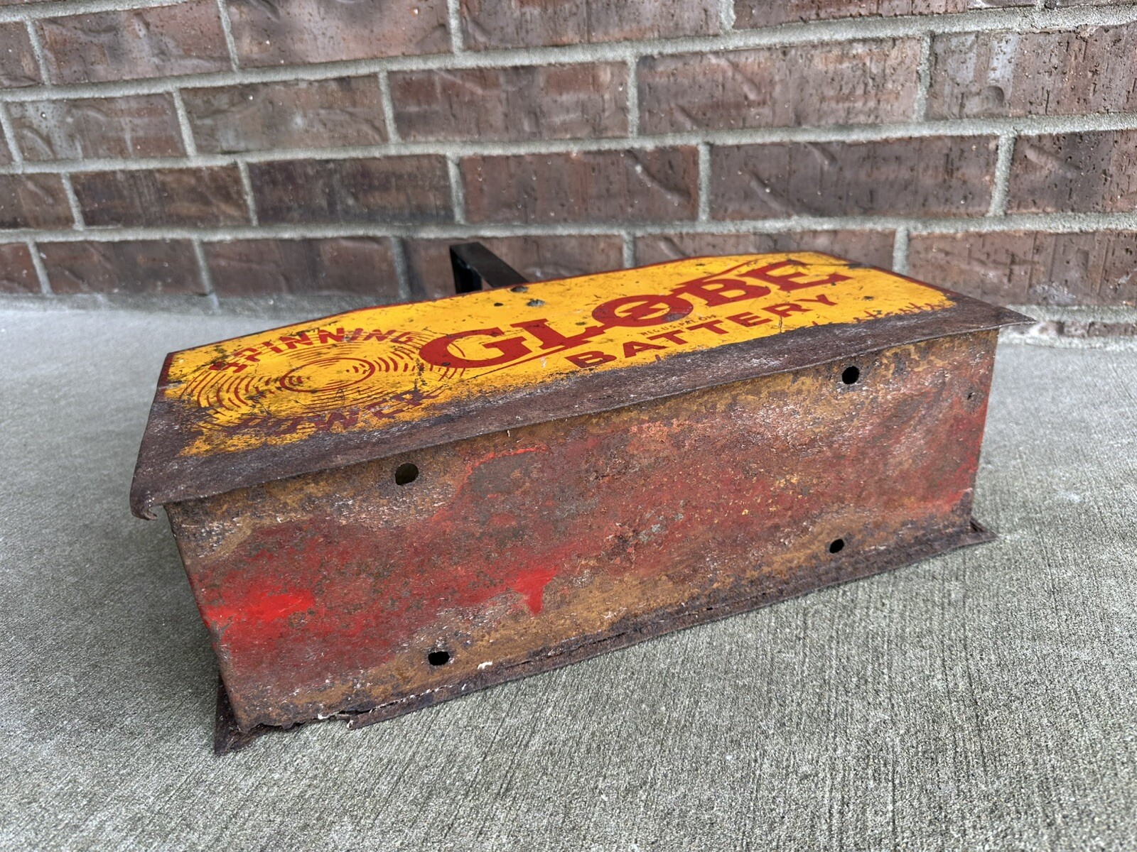 Vintage GLOBE BATTERY SERVICE Spinning Power Carrier Sign Station Rare Exide