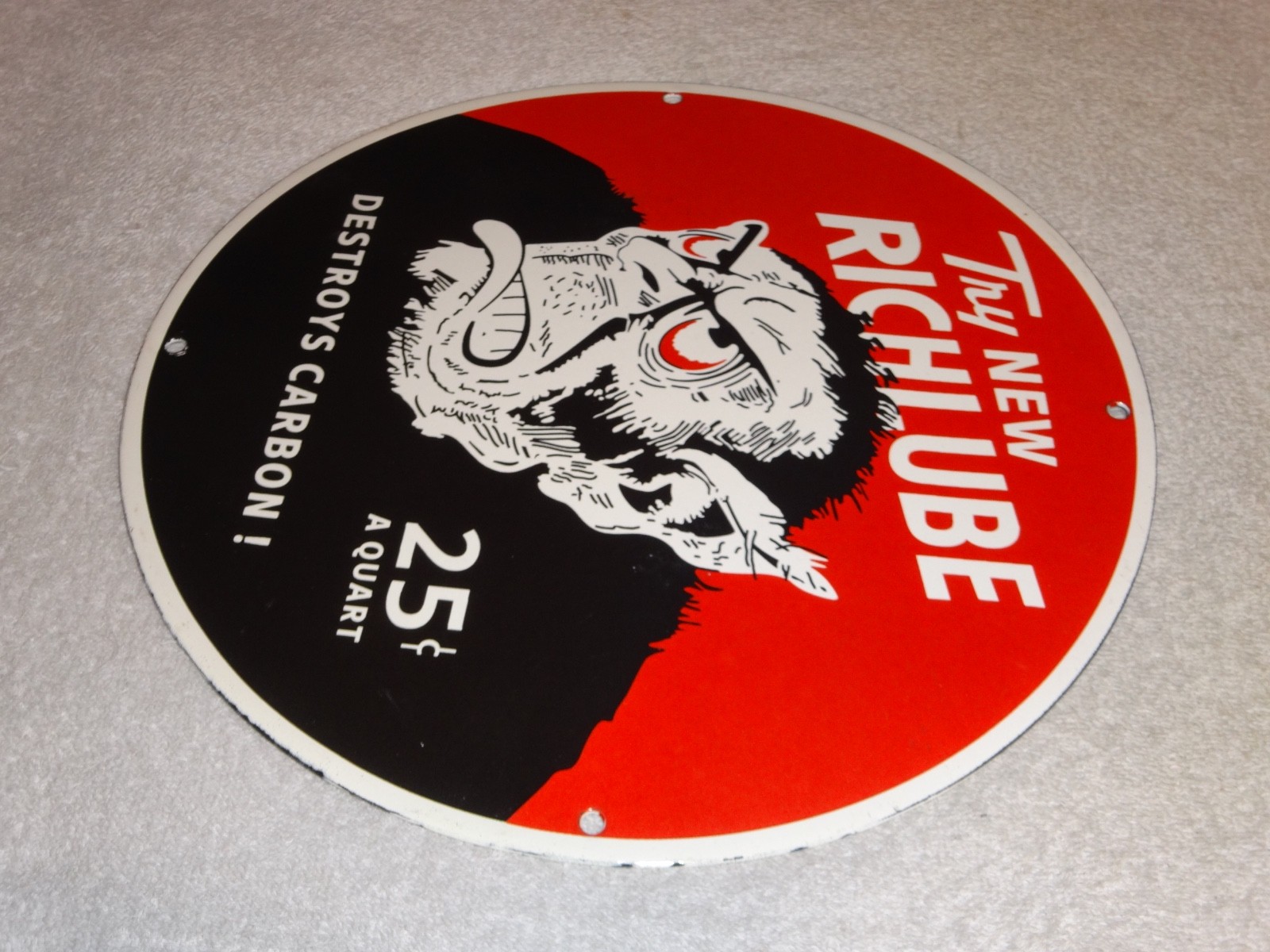 VINTAGE RICHLUBE MONKEY 25 c QUART APE 11 3/4″ PORCELAIN METAL GASOLINE OIL SIGN