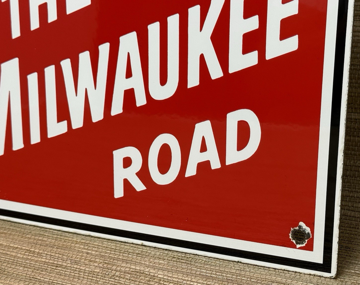 VINTAGE THE MILWAUKEE ROAD PORCELAIN SIGN TRAIN STATION GAS OIL RAILROAD FREIGHT