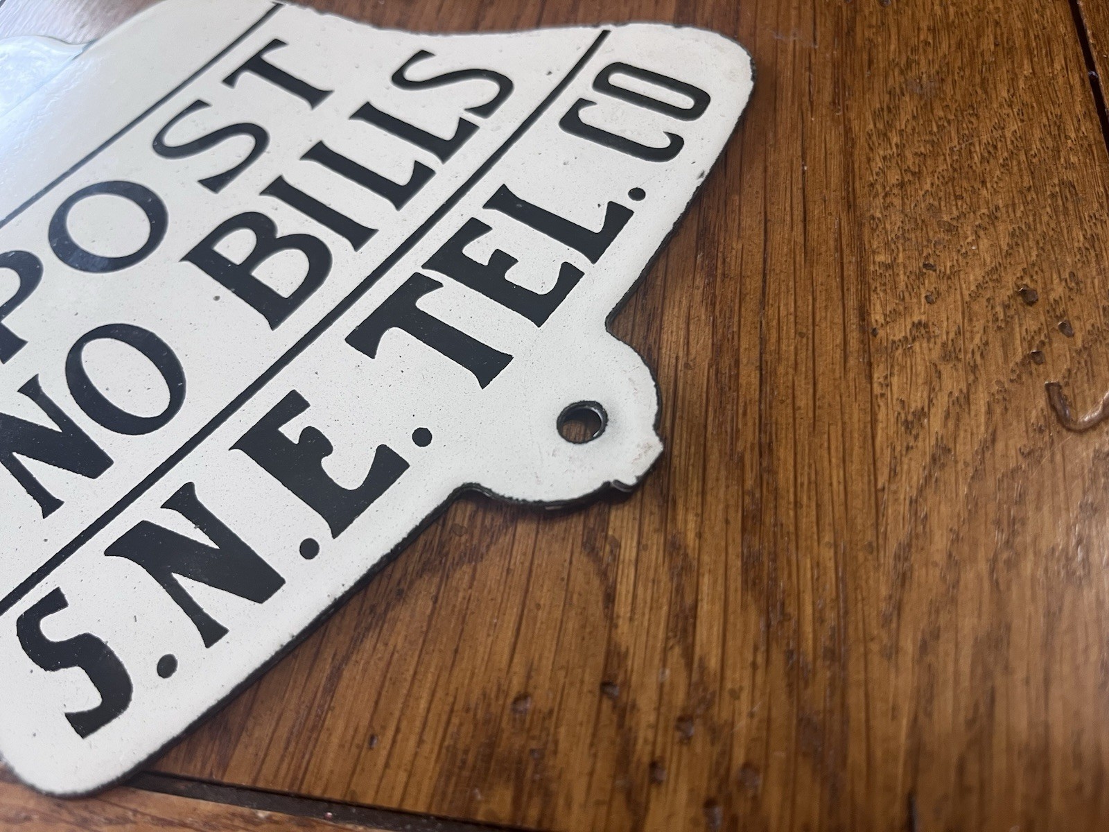 VERY NICE S.N.E. TEL. CO. POST NO BILLS PORCELAIN SIGN 8″X6.5″
