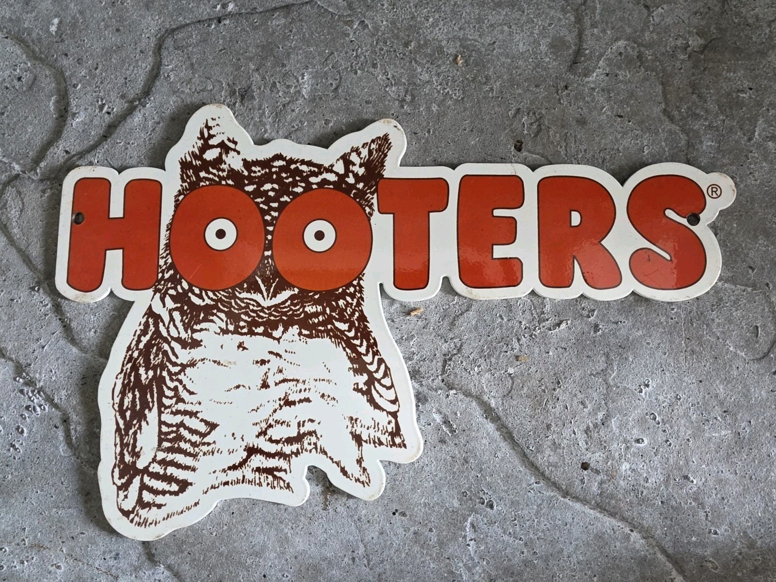 VINTAGE HOOTER’S PORCELAIN SIGN Chicken Wing Restaurant Owl Gas Diner 12.5″×8″