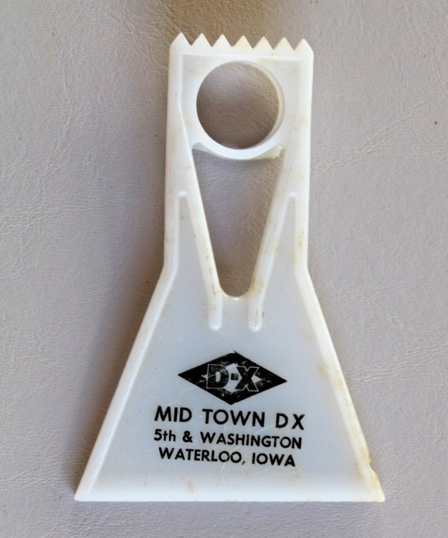 1950s era D-X MID TOWN GAS STATION Old Waterloo IA Ice Scraper