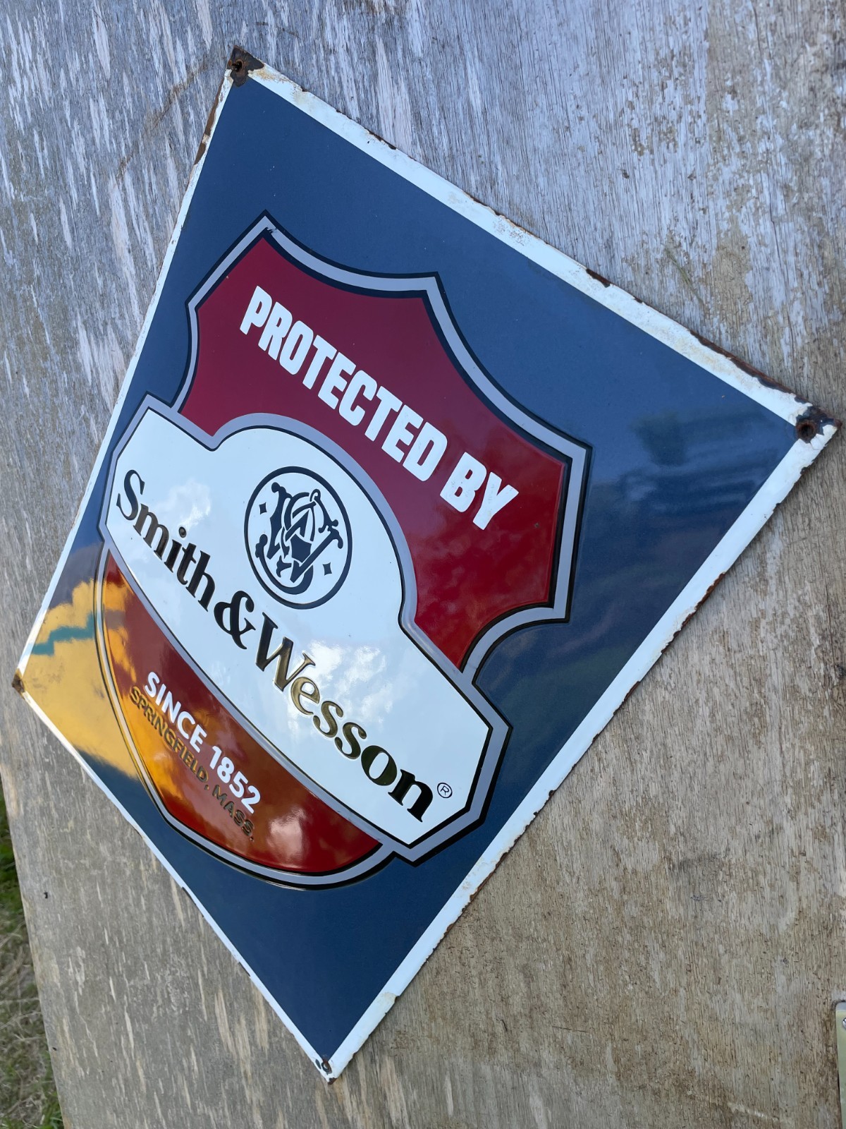 SMITH & WESSON porcelain sign advertising vintage 24″ USA firearms pistols