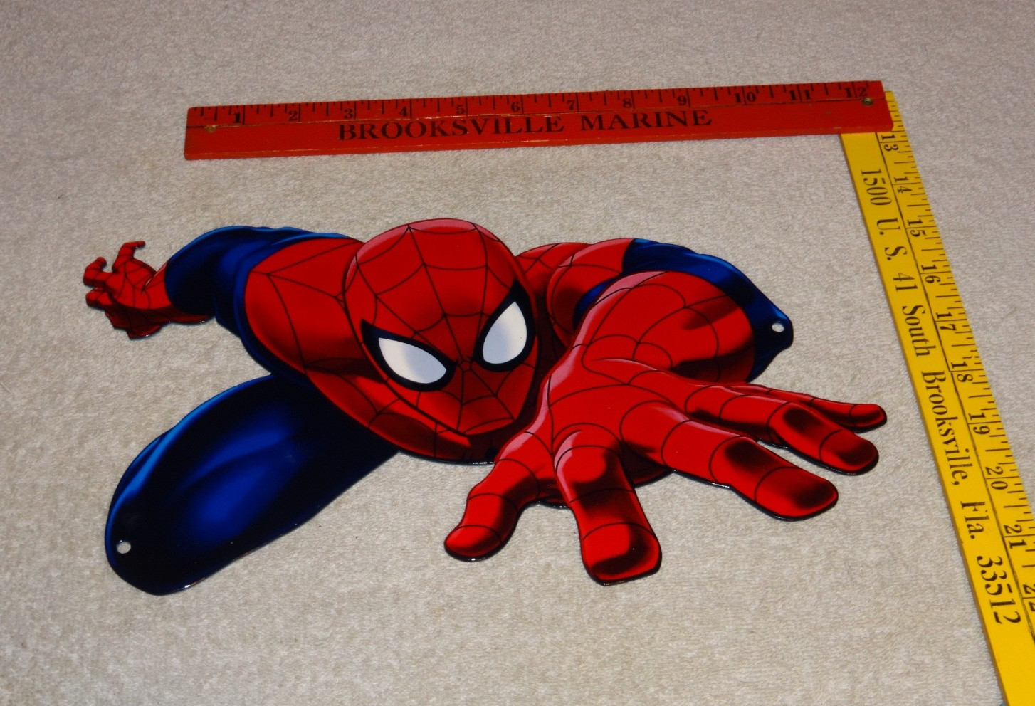 VINTAGE SPIDERMAN MOVIE TV SHOW DIE-CUT FLYING SPIDER MAN 12″ METAL GAS OIL SIGN