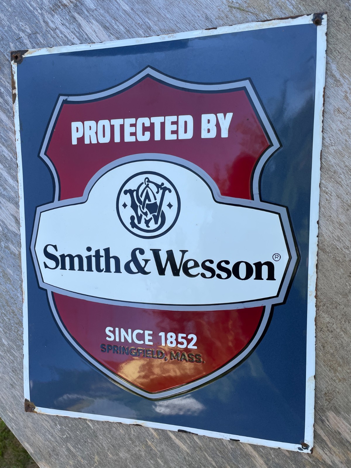 SMITH & WESSON porcelain sign advertising vintage 24″ USA firearms pistols