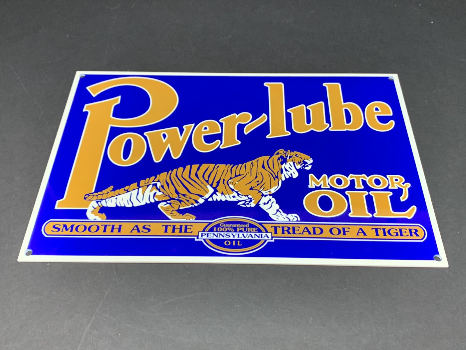 VINTAGE POWERLUBE MOTOR OIL GAS W/ TIGER 12″ X 8″ METAL POWER LUBE GASOLINE SIGN
