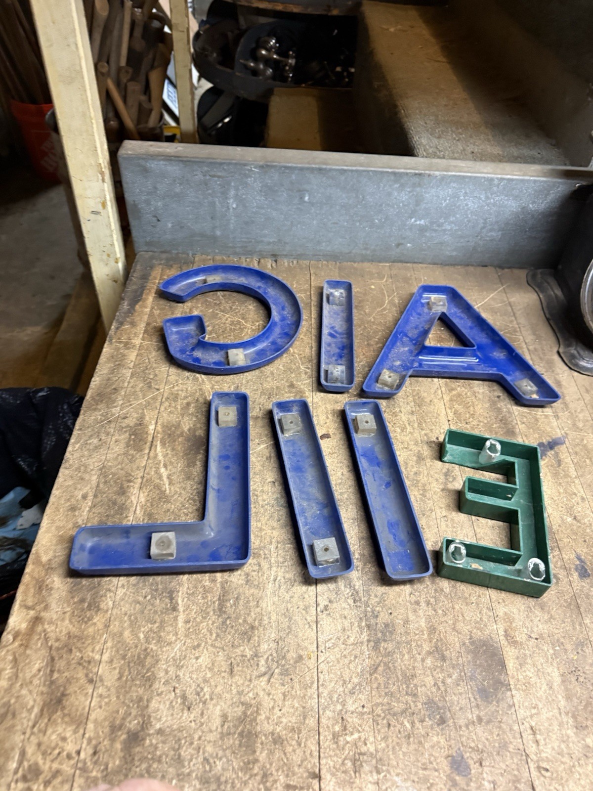 Vintage Mobil Or Gulf Garage Gas Oil Service Station Plastic Sign Letters USA
