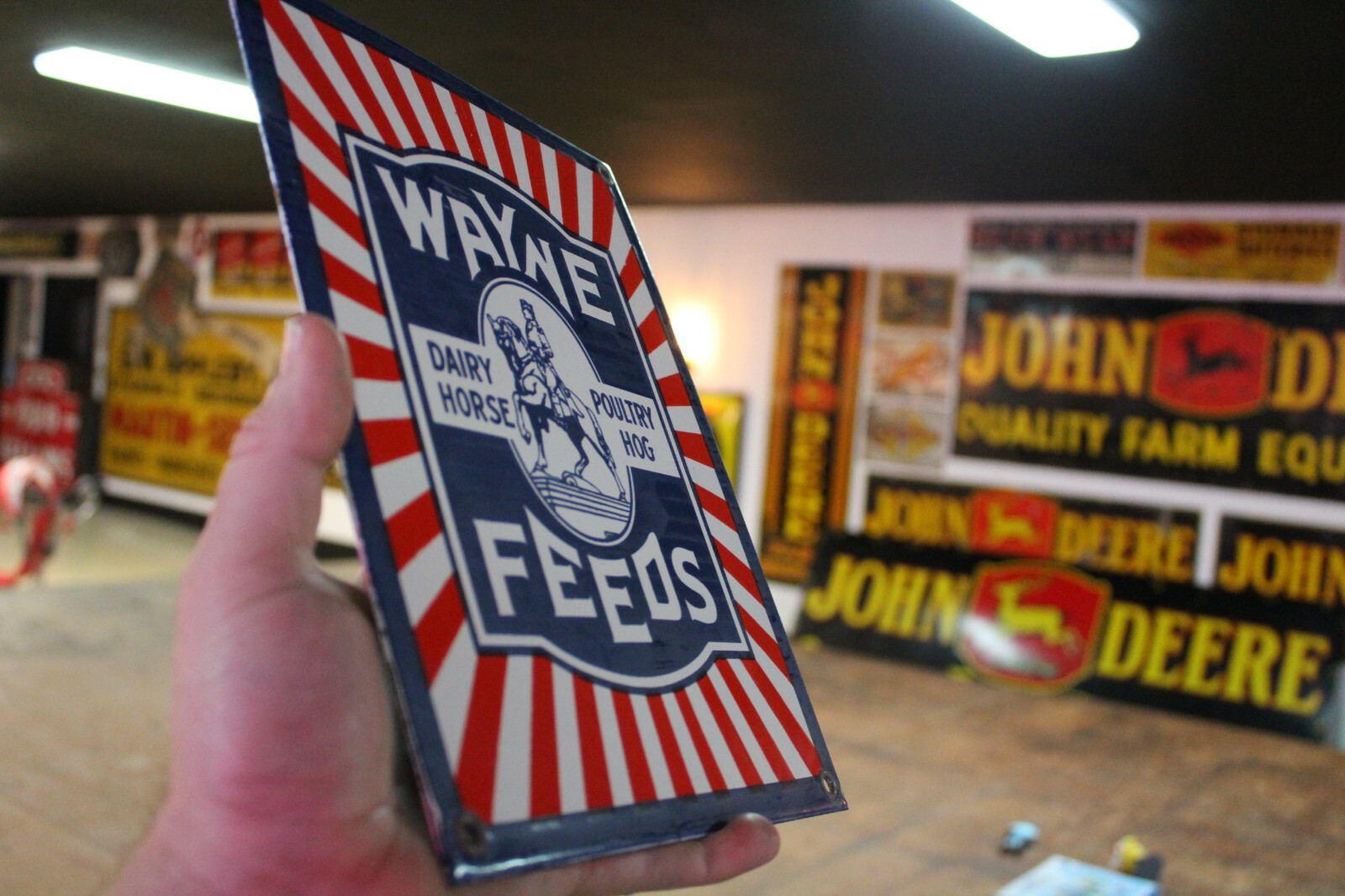 WAYNE FEEDS DAIRY HORSE POULTRY HOG FARM DEALER BULL PORCELAIN METAL SIGN GAS