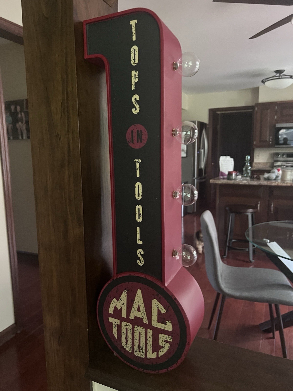 Very Cool! MAC TOOLS Light up garage man babe sign Metal Bulb Battery Operated