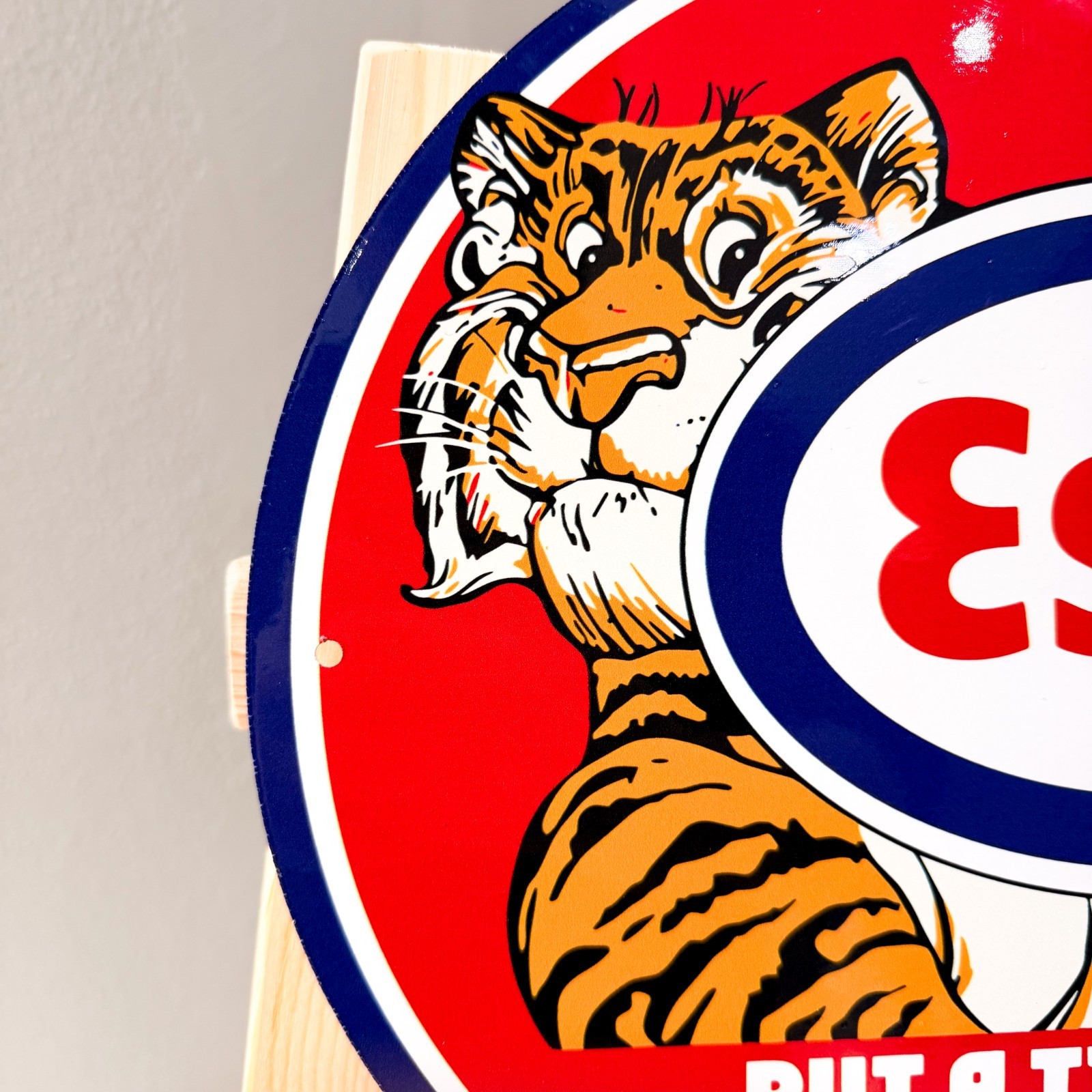 Esso Put a Tiger in Your Tank Red Vintage Metal Sign – 30 cm / 11.8”