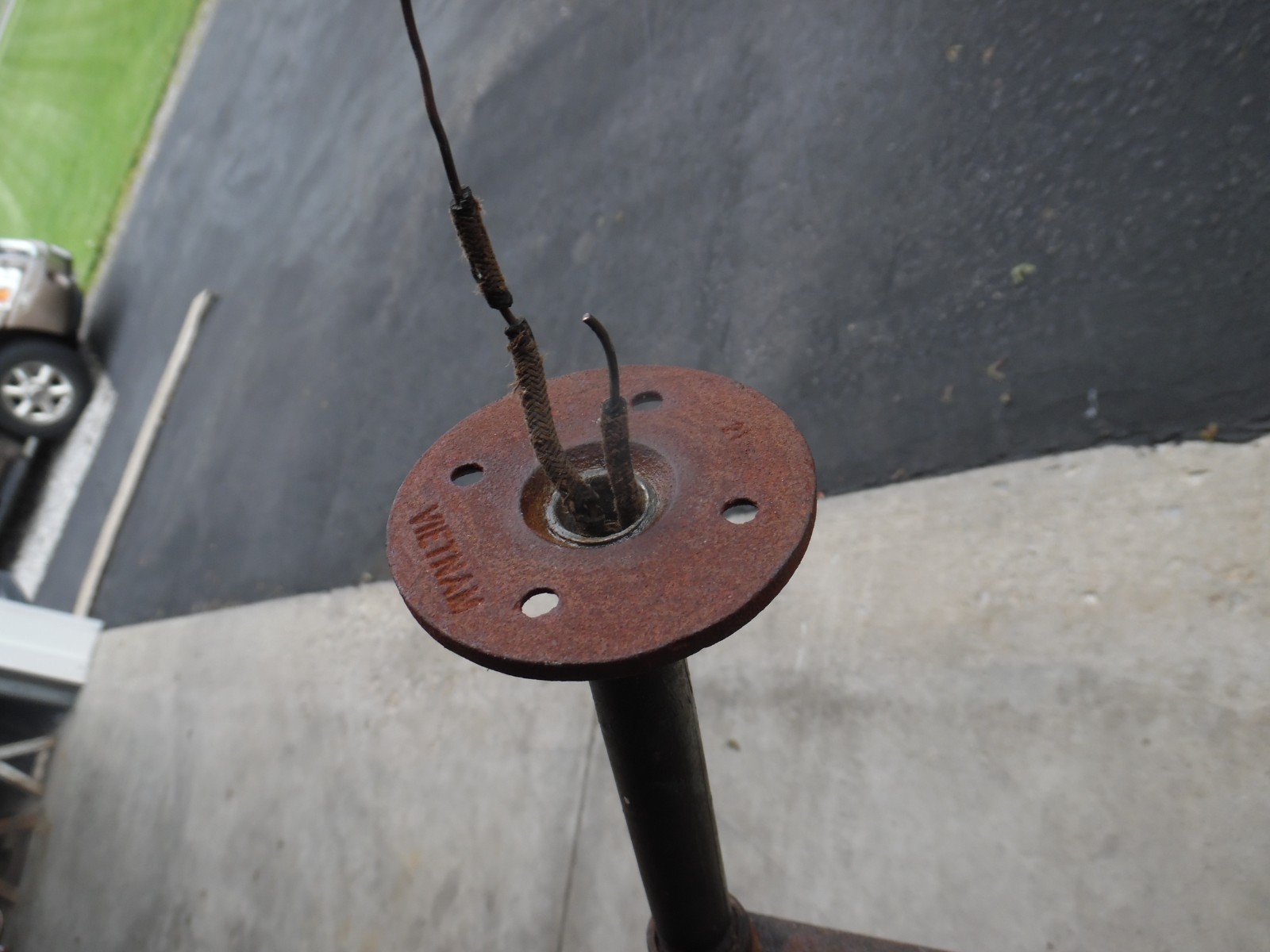 Vtg 44″ Sentinel Wheeler Gooseneck Sign Light Industrial Gas Station Pole
