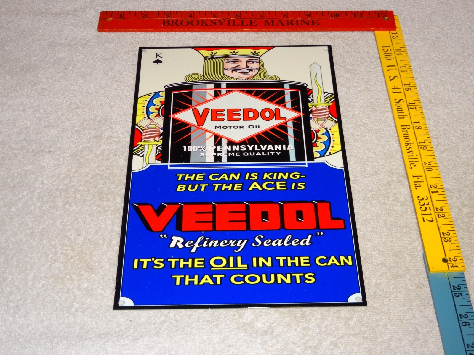 VINTAGE VEEDOL MOTOR OIL GAS KING OF SPADES PLAYING CARD 12″ METAL GASOLINE SIGN