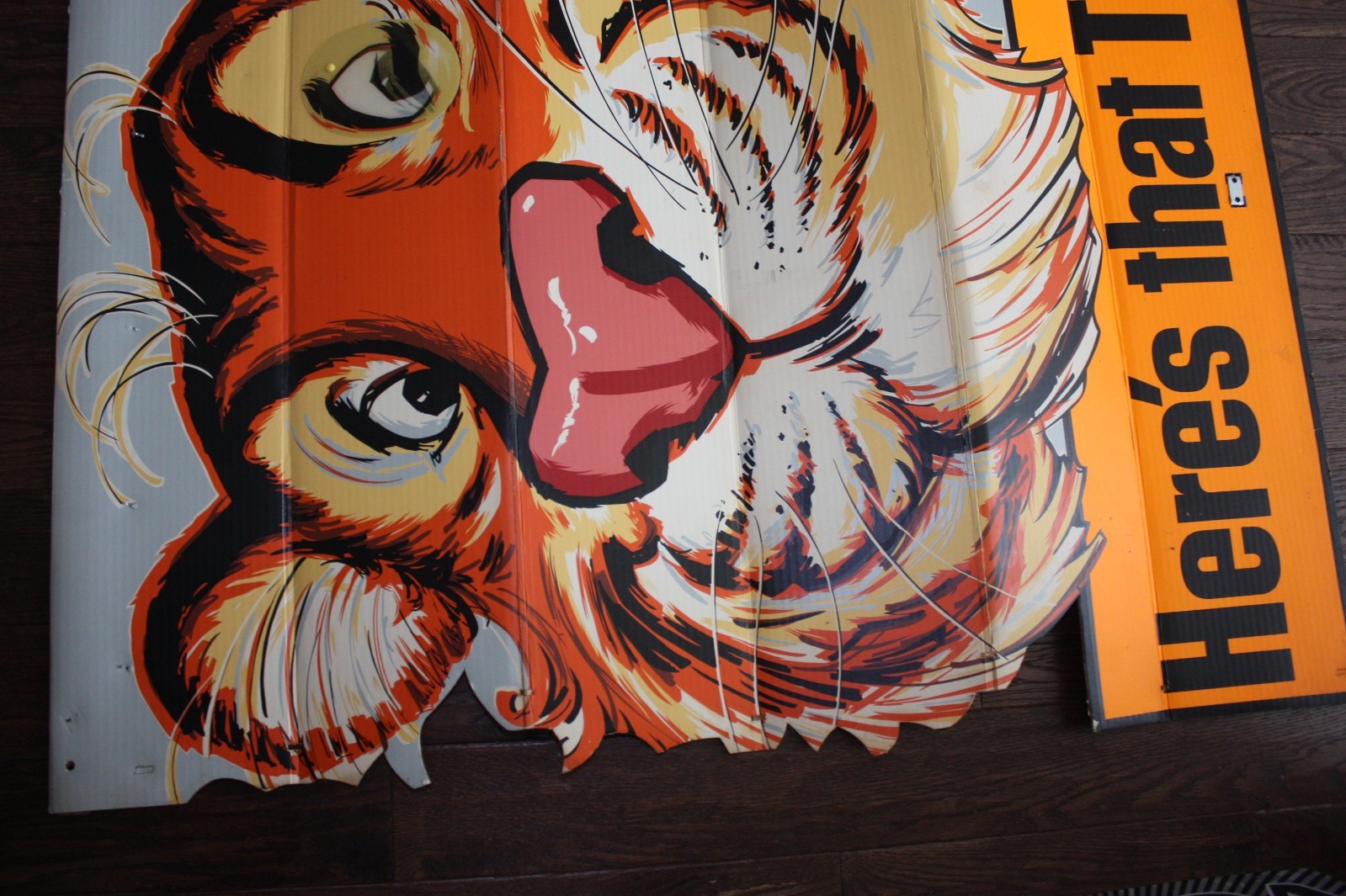 LARGE VINTAGE HUMBLE OIL ESSO TIGER ADVERTISING SIGN LENTCULAR WINKING EYE RARE