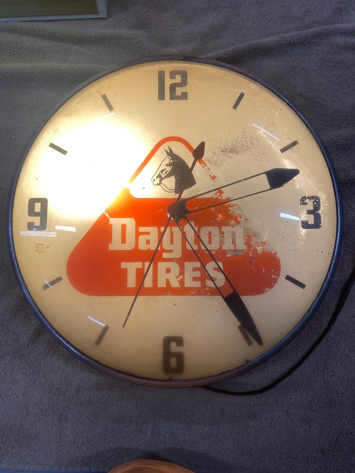 Vintage 100% Original Dayton Tires Glass Front 14″ Clock Works Lights GAS OIL