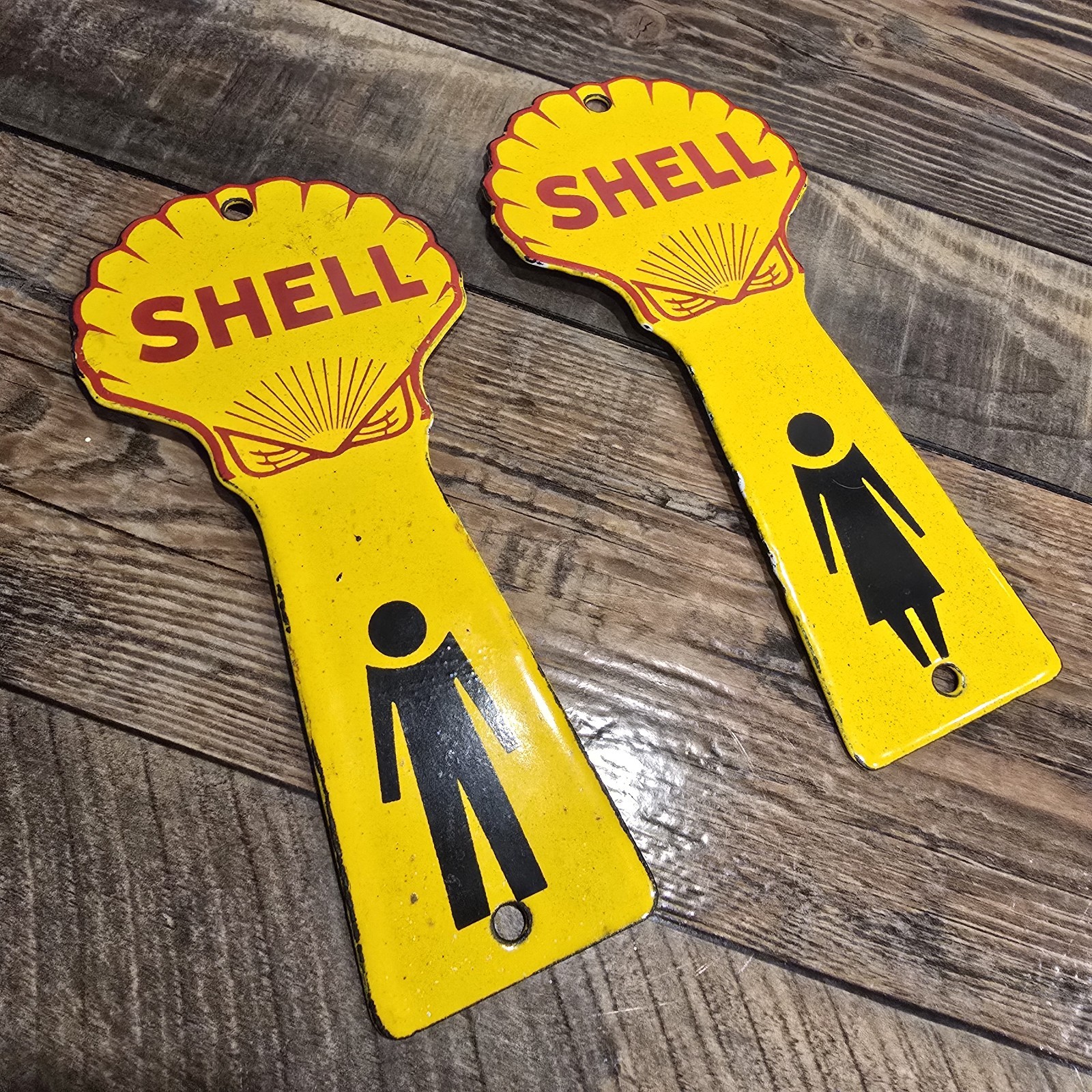 Shell Motor Oil Porcelain Service Station Restroom Key Fobs Vintage Rare