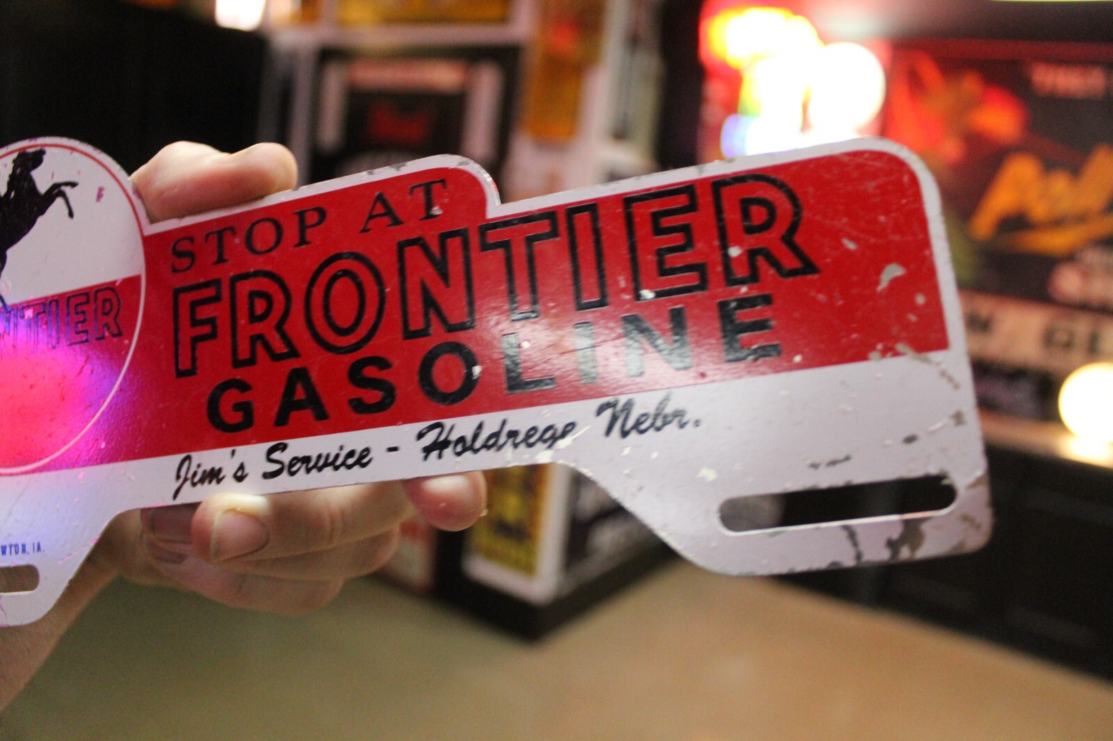RARE 1950s FRONTIER GASOLINE PAINTED METAL TOPPER SIGN HOLDREGE NEBRASKA HORSE