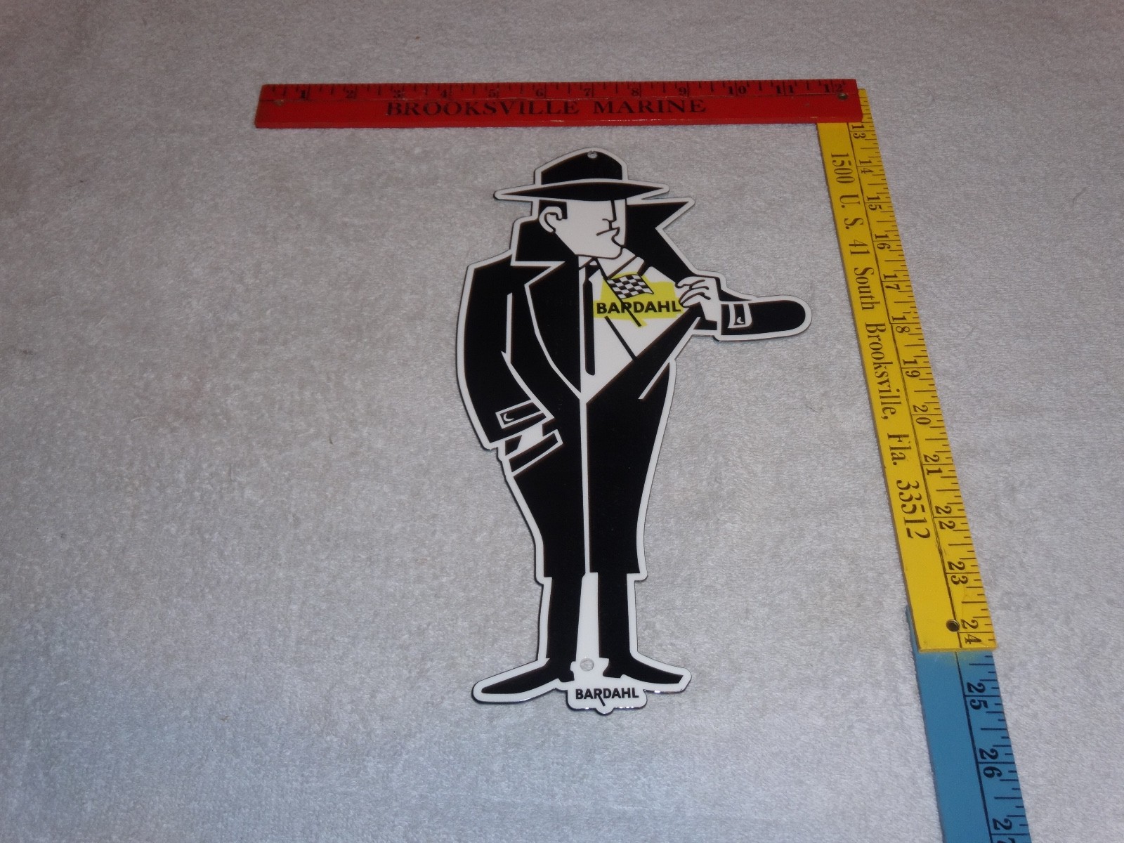 VINTAGE BARDAHL MOTOR OIL ADDITIVE BURGLAR THIEF 12″ METAL GASOLINE SIGN! RACING