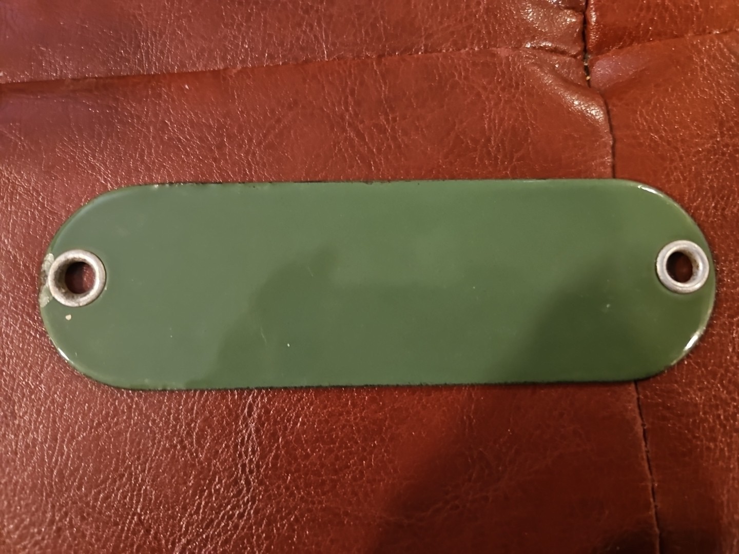 Vintage Triton TB Motor Oil SAE 30 Porcelain Gas Fuel Tag Sign Badge Green White