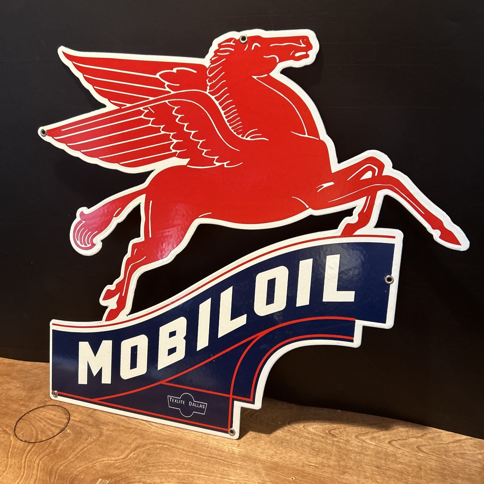 LARGE VINTAGE STYLE “MOBILOIL PEGASUS” PLATE PORCELAIN SIGN 20.5X20 INCH